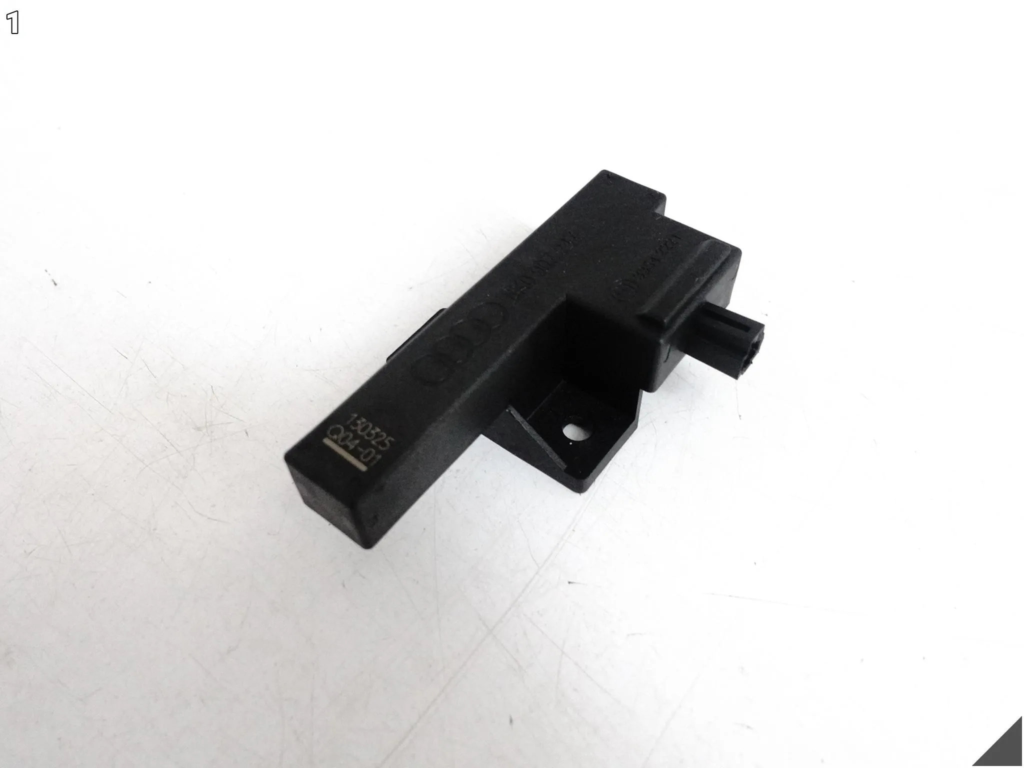 AUDI RS7 S7 4G8 A4 S4 8K0 VW TOUAREG 7P6 MODUŁ ANTENA KESSY KEYLESS GO AUDI RS7 S7 4G8 A4 S4 8K0 VW TOUAREG 7P6 MODUŁ ANTENA KESSY KEYLESS GO - obrazek 2