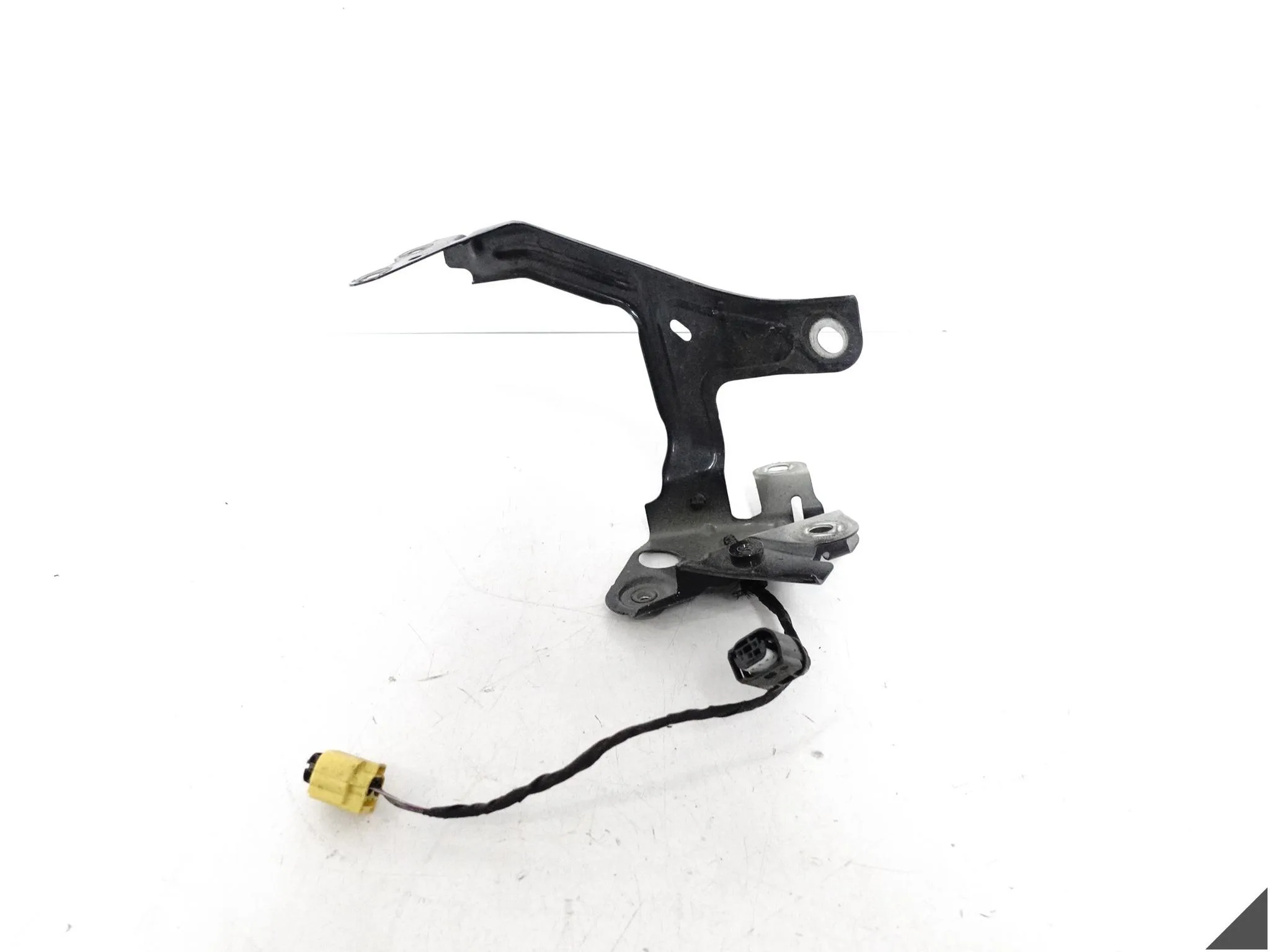 BMW 5 G30 G31 M5 F90 17-24 ŚLIZG MOCOWANIE UCHWYT W BŁOTNIK LEWY PRZÓD BMW 5 G30 G31 M5 F90 17-24 ŚLIZG MOCOWANIE UCHWYT W BŁOTNIK LEWY PRZÓD
