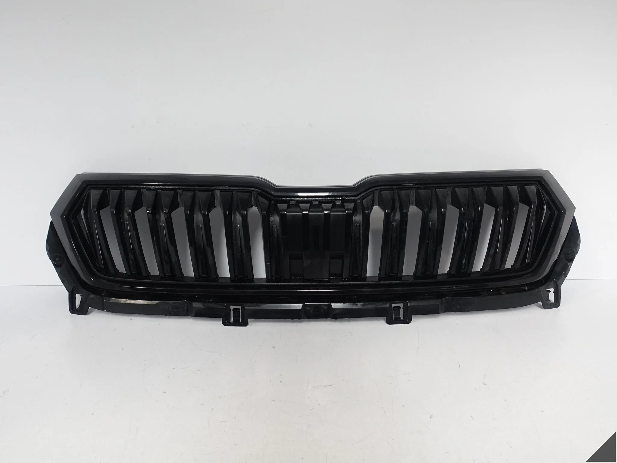 SKODA KAROQ 57A LIFT 22- GRILL ATRAPA KRATKA WLOT W ZDERZAK PRZÓD SKODA KAROQ 57A LIFT 22- GRILL ATRAPA KRATKA WLOT W ZDERZAK PRZÓD
