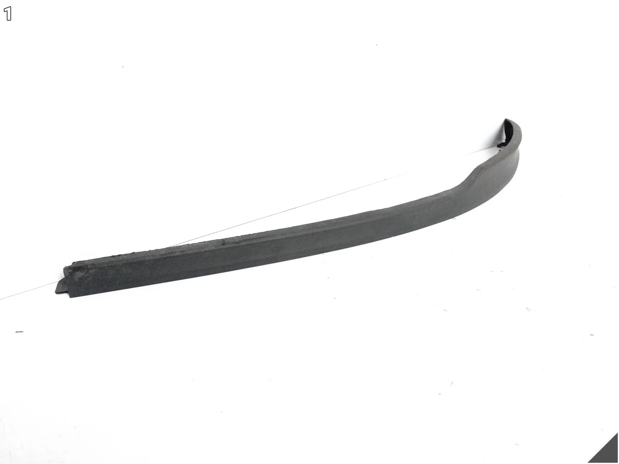 OPEL CORSA E V 14-19 LISTWA HOKEJ SPOILER W ZDERZAK PRZÓD PRAWA 39003574 OPEL CORSA E V 14-19 LISTWA HOKEJ SPOILER W ZDERZAK PRZÓD PRAWA 39003574 - obrazek 2