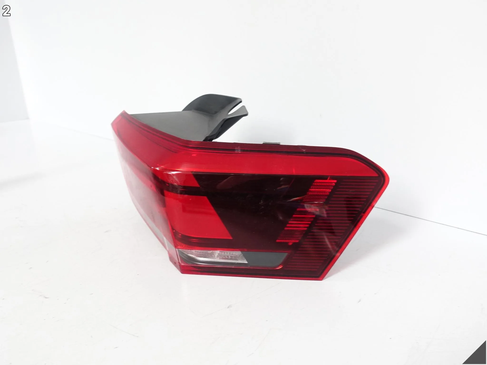 VW ID3 ID.3 10A 19- LAMPA TAILLIGHT LED W BŁOTNIK PRAWA TYŁ 10A945096B VW ID3 ID.3 10A 19- LAMPA TAILLIGHT LED W BŁOTNIK PRAWA TYŁ 10A945096B - obrazek 3