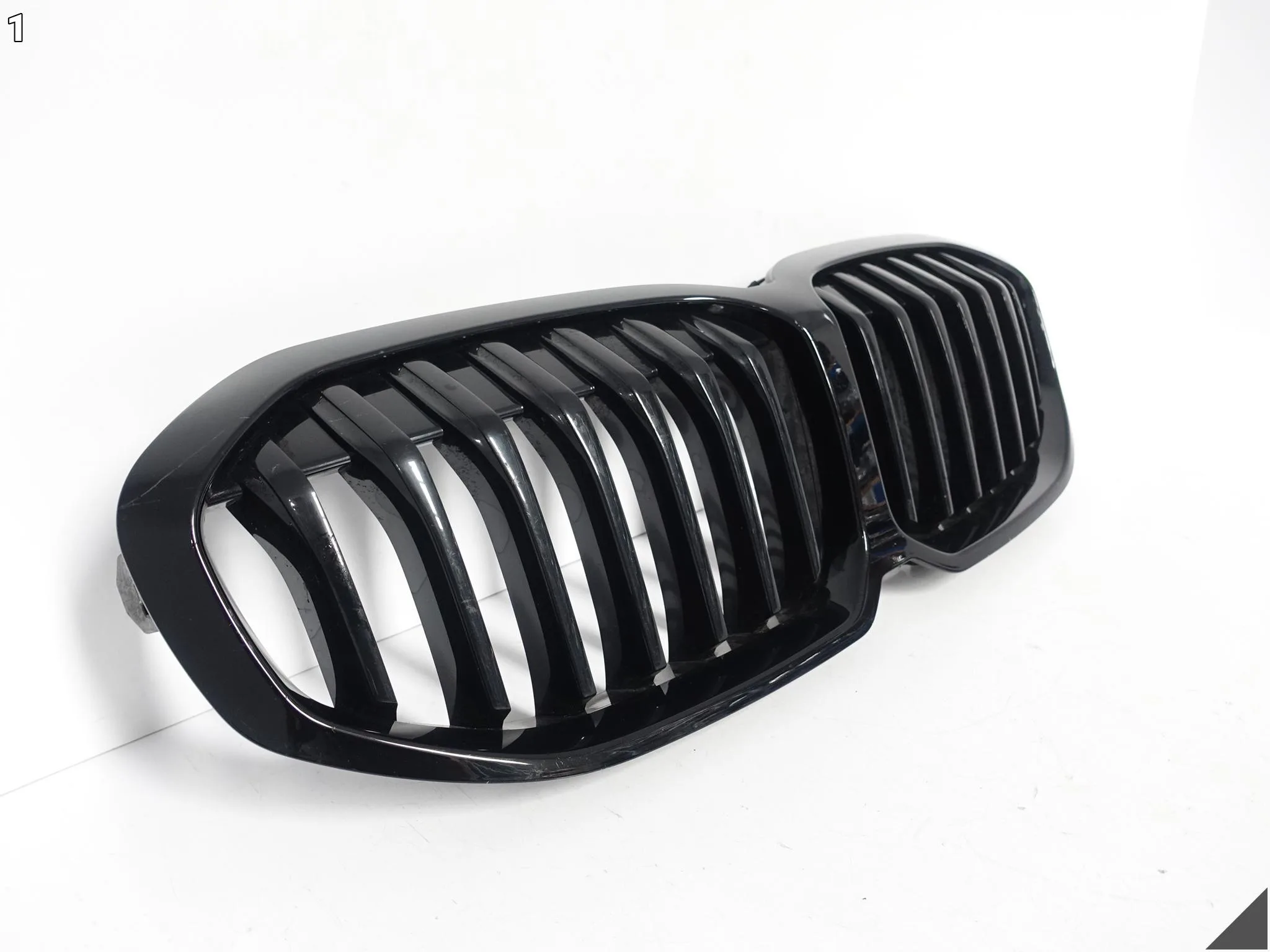 BMW 1 F40 M-PAKIET MSP 19-24 ZDERZAK GRILL ATRAPA NERKI PRZÓD BLACK SHADOW BMW 1 F40 M-PAKIET MSP 19-24 ZDERZAK GRILL ATRAPA NERKI PRZÓD BLACK SHADOW - obrazek 2