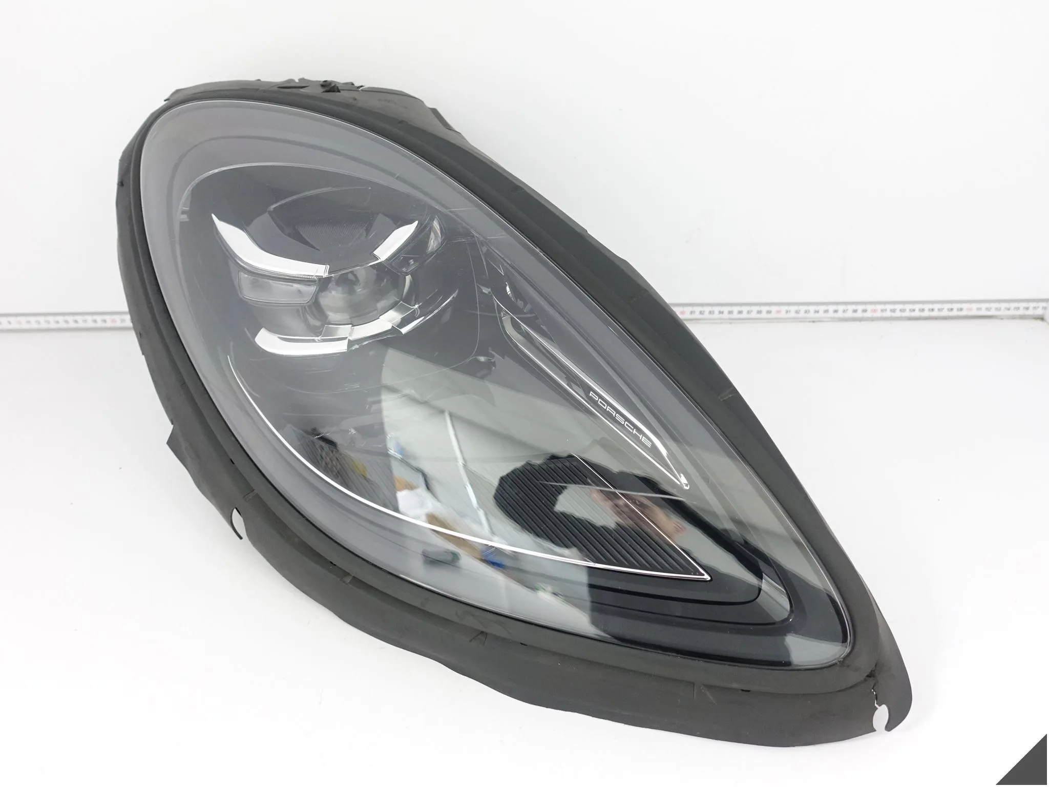PORSCHE MACAN 95B ( DRUGI LIFT ) 21-24 LAMPA FULL LED PDLS MATRIX PRAWA EU PORSCHE MACAN 95B ( DRUGI LIFT ) 21-24 LAMPA FULL LED PDLS MATRIX PRAWA EU