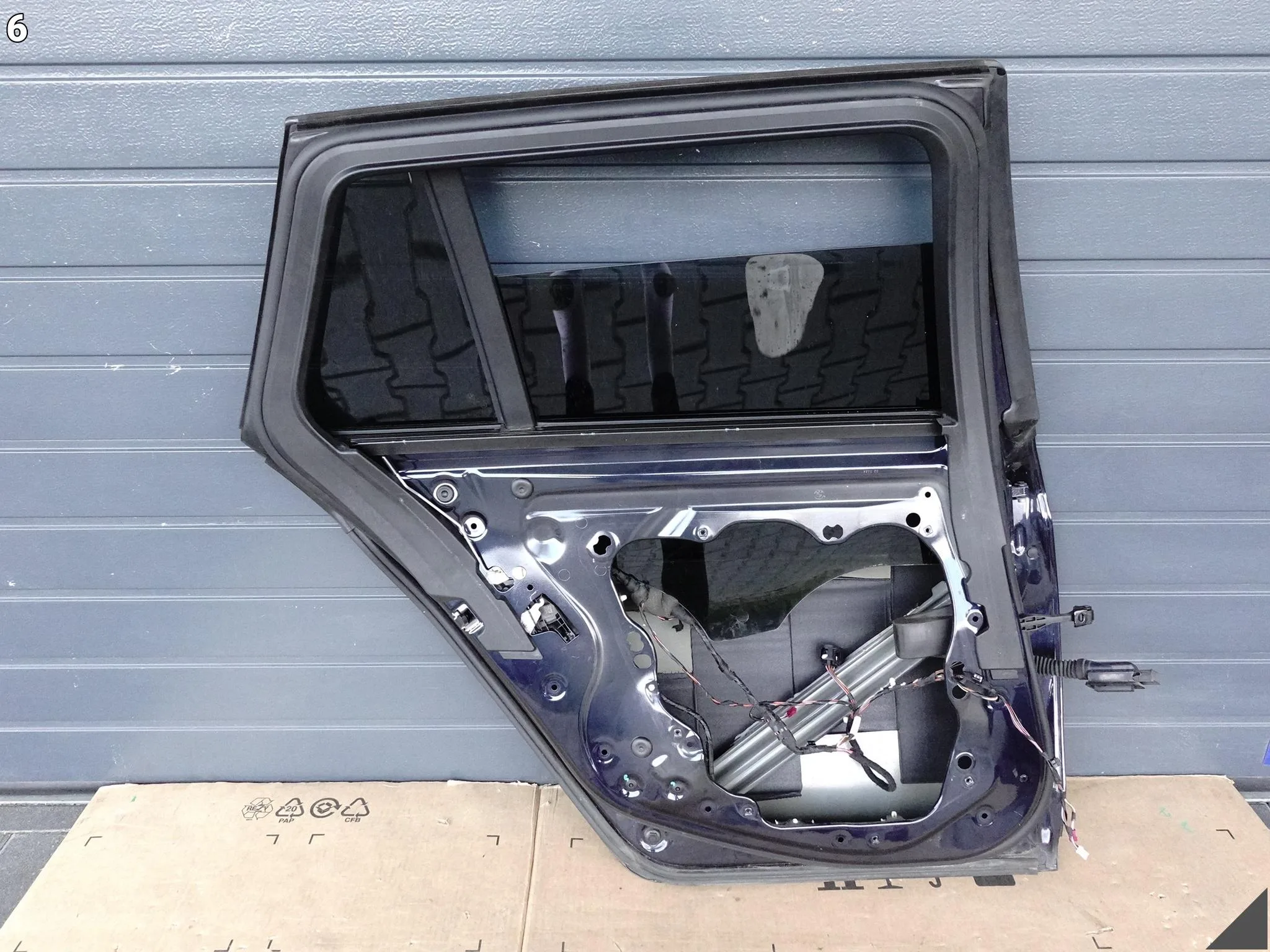 BMW 5 G31 TOURING KOMBI 17-24 DRZWI SZYBA LEWE TYŁ KOLOR A89 IMPERIALBLAU BMW 5 G31 TOURING KOMBI 17-24 DRZWI SZYBA LEWE TYŁ KOLOR A89 IMPERIALBLAU - obrazek 7