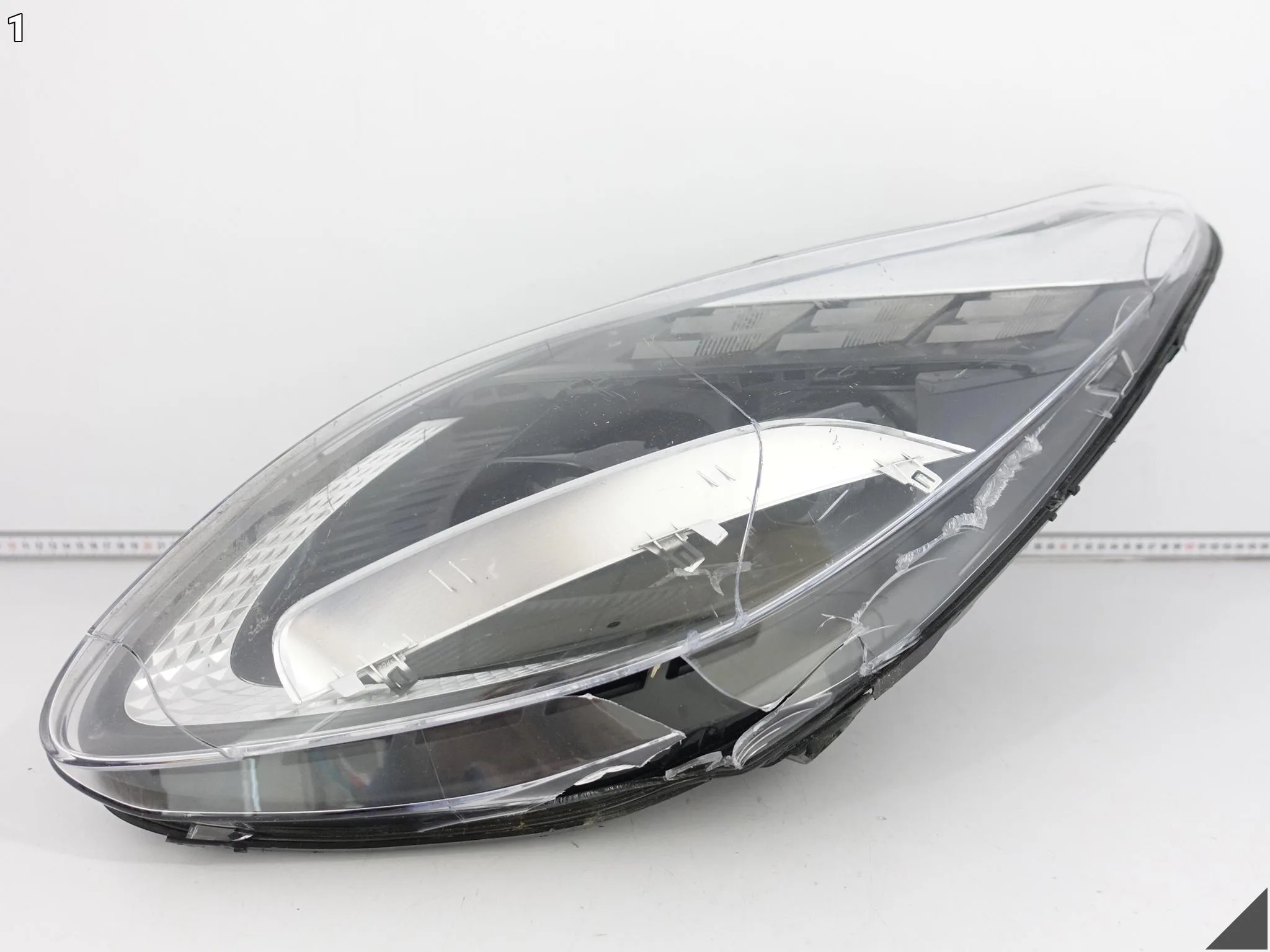 ASTON MARTIN DB12 24- LAMPA HEADLIGHT LEWA PRZÓD EUROPA USZKODZONA ASTON MARTIN DB12 24- LAMPA HEADLIGHT LEWA PRZÓD EUROPA USZKODZONA - obrazek 2