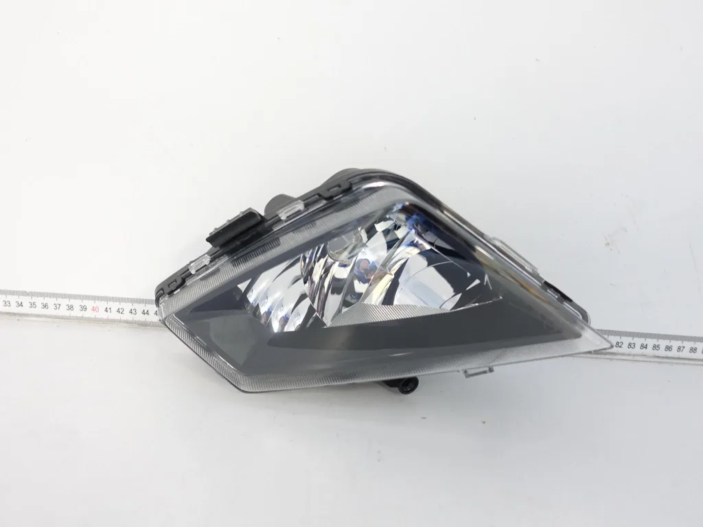 SEAT IBIZA V 5 6F1 6F0 17-21 LAMPA HALOGEN PRAWY W ZDERZAK PRZÓD SEAT IBIZA V 5 6F1 6F0 17-21 LAMPA HALOGEN PRAWY W ZDERZAK PRZÓD