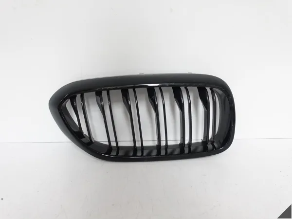BMW M5 F90 17-20 GRILL NERKA ATRAPA WLOT W ZDERZAK PRAWA PRZÓD 8063174