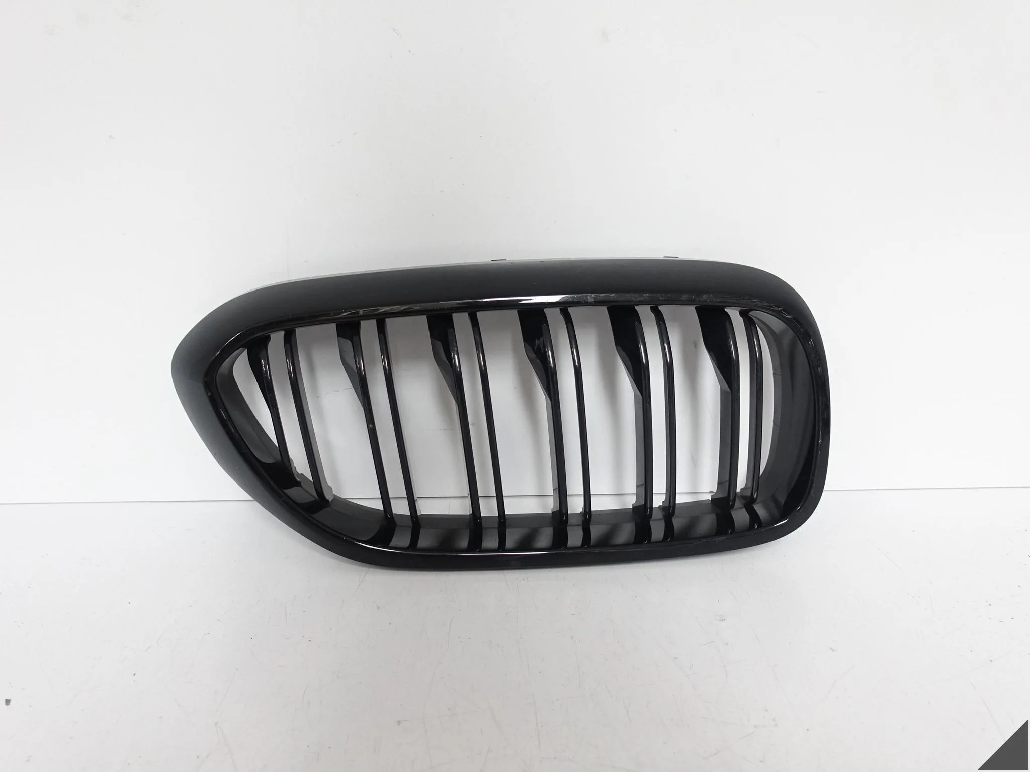 BMW M5 F90 17-20 GRILL NERKA ATRAPA WLOT W ZDERZAK PRAWA PRZÓD 8063174 BMW M5 F90 17-20 GRILL NERKA ATRAPA WLOT W ZDERZAK PRAWA PRZÓD 8063174