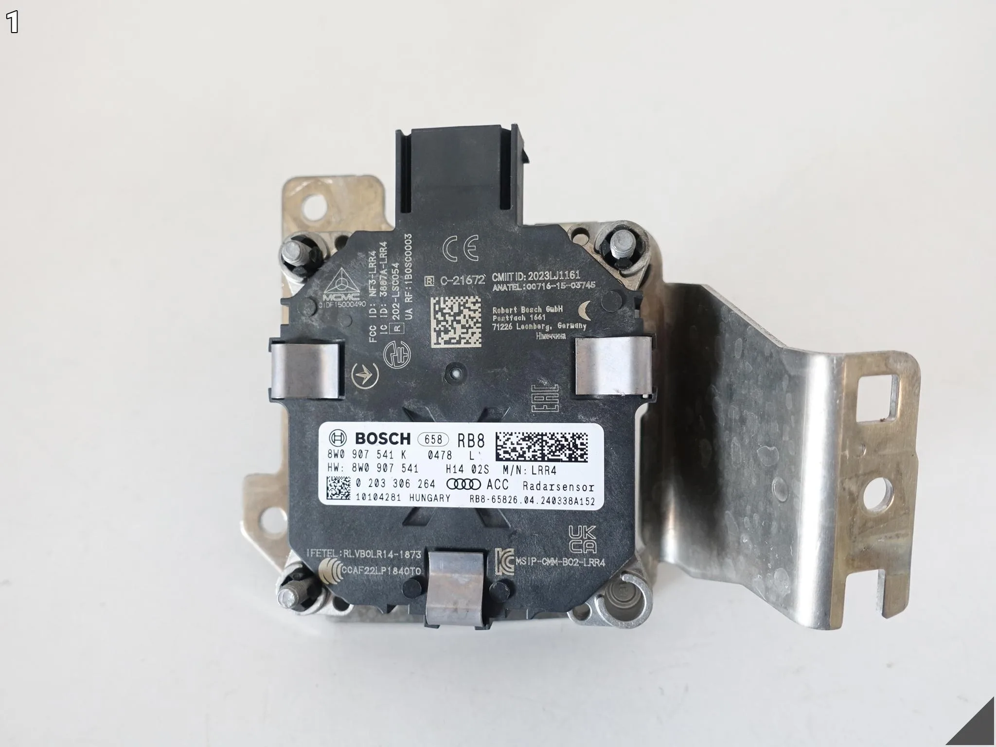 AUDI A4 S4 RS4 8W0 A5 S5 RS5 8W6 RADAR SENSOR ACC DISTRONIC CZUJNIK LEWY AUDI A4 S4 RS4 8W0 A5 S5 RS5 8W6 RADAR SENSOR ACC DISTRONIC CZUJNIK LEWY - obrazek 2