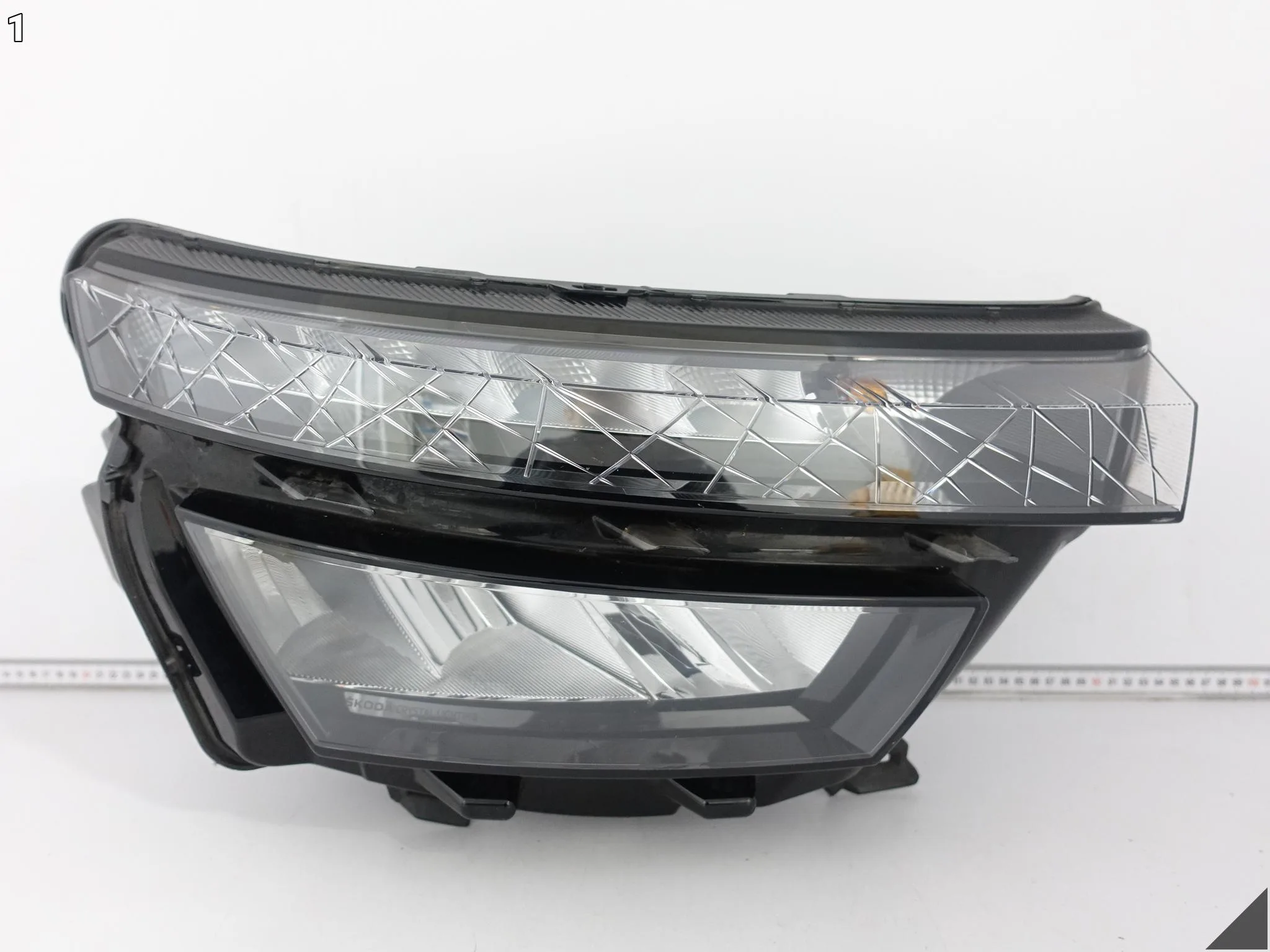 SKODA KAMIQ 685 19-23 LAMPA FULL LED BASIS CRYSTAL LIGHTING PRAWA PRZÓD EU SKODA KAMIQ 685 19-23 LAMPA FULL LED BASIS CRYSTAL LIGHTING PRAWA PRZÓD EU - obrazek 2