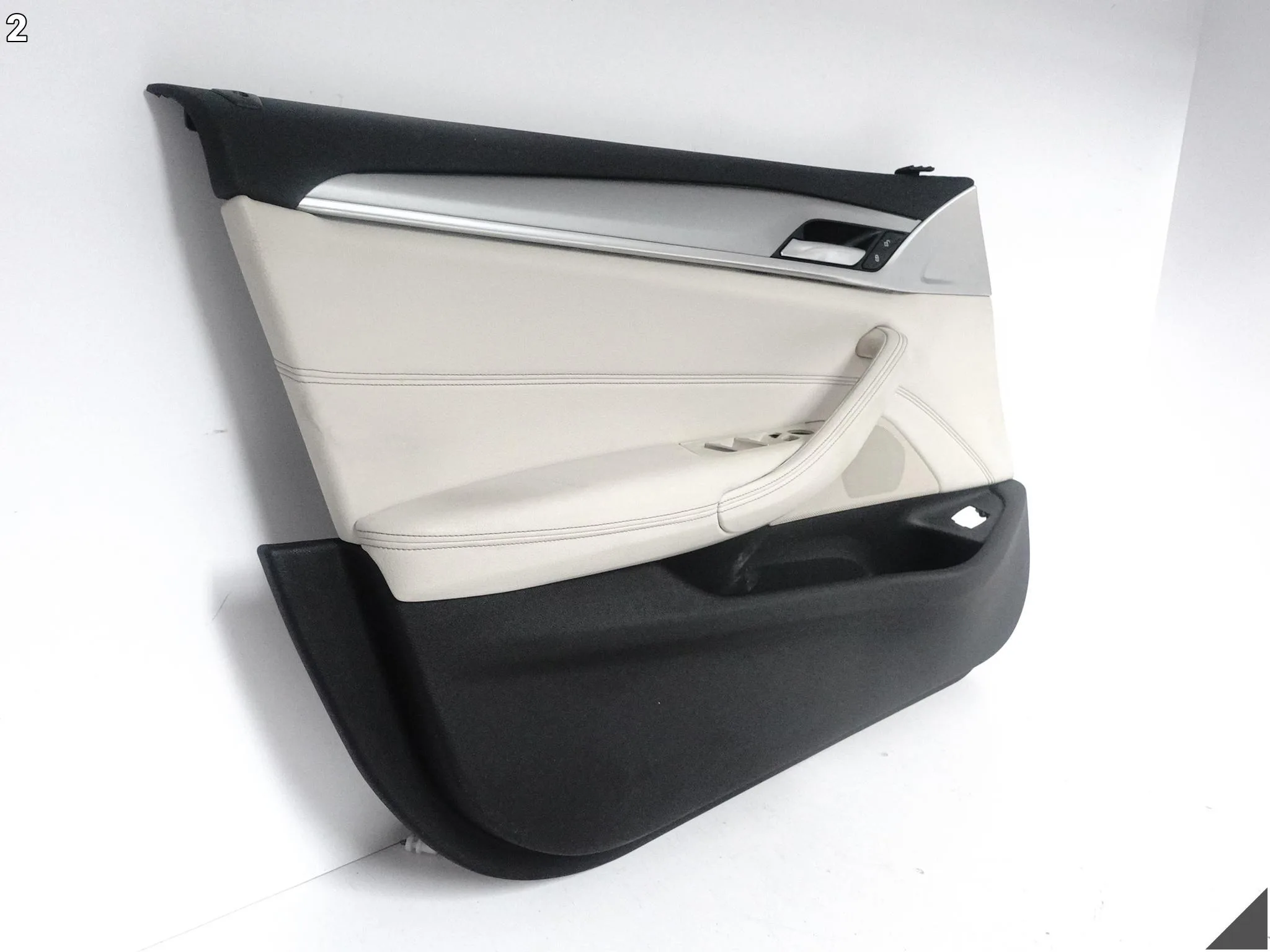 BMW 5 G30 G31 M5 F90 17-24 TAPICERKA BOCZEK DRZWI SKÓRA LISTWA LEWA PRZÓD BMW 5 G30 G31 M5 F90 17-24 TAPICERKA BOCZEK DRZWI SKÓRA LISTWA LEWA PRZÓD - obrazek 3