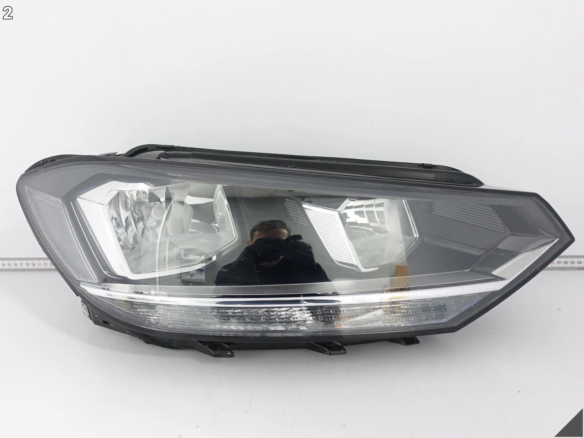 VW TOURAN 5TB (II GENERACJA) 15- LAMPA ZWYKŁA HALOGEN PRAWA PRZÓD EUROPA VW TOURAN 5TB (II GENERACJA) 15- LAMPA ZWYKŁA HALOGEN PRAWA PRZÓD EUROPA - obrazek 3