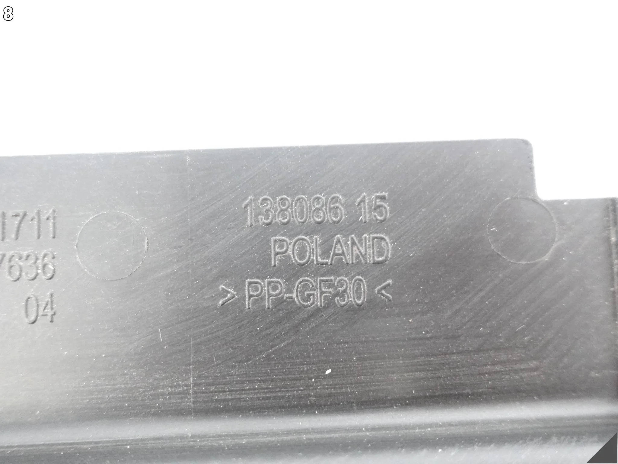 BMW G11 G12 G14 G15 G16 G30 G31 G32 OSŁONA GÓRNA CHŁODNIC PASA PRZEDNIEGO BMW G11 G12 G14 G15 G16 G30 G31 G32 OSŁONA GÓRNA CHŁODNIC PASA PRZEDNIEGO - obrazek 9