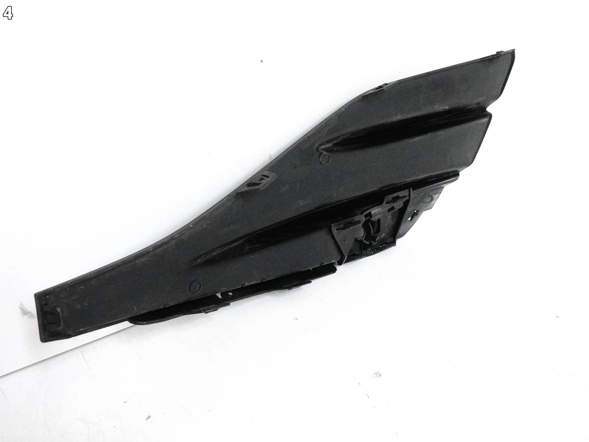 MERCEDES E-KLASA W214 AMG LINE 23- KRATKA ZAŚLEPKA W ZDERZAK PRZÓD LEWA MERCEDES E-KLASA W214 AMG LINE 23- KRATKA ZAŚLEPKA W ZDERZAK PRZÓD LEWA - obrazek 5