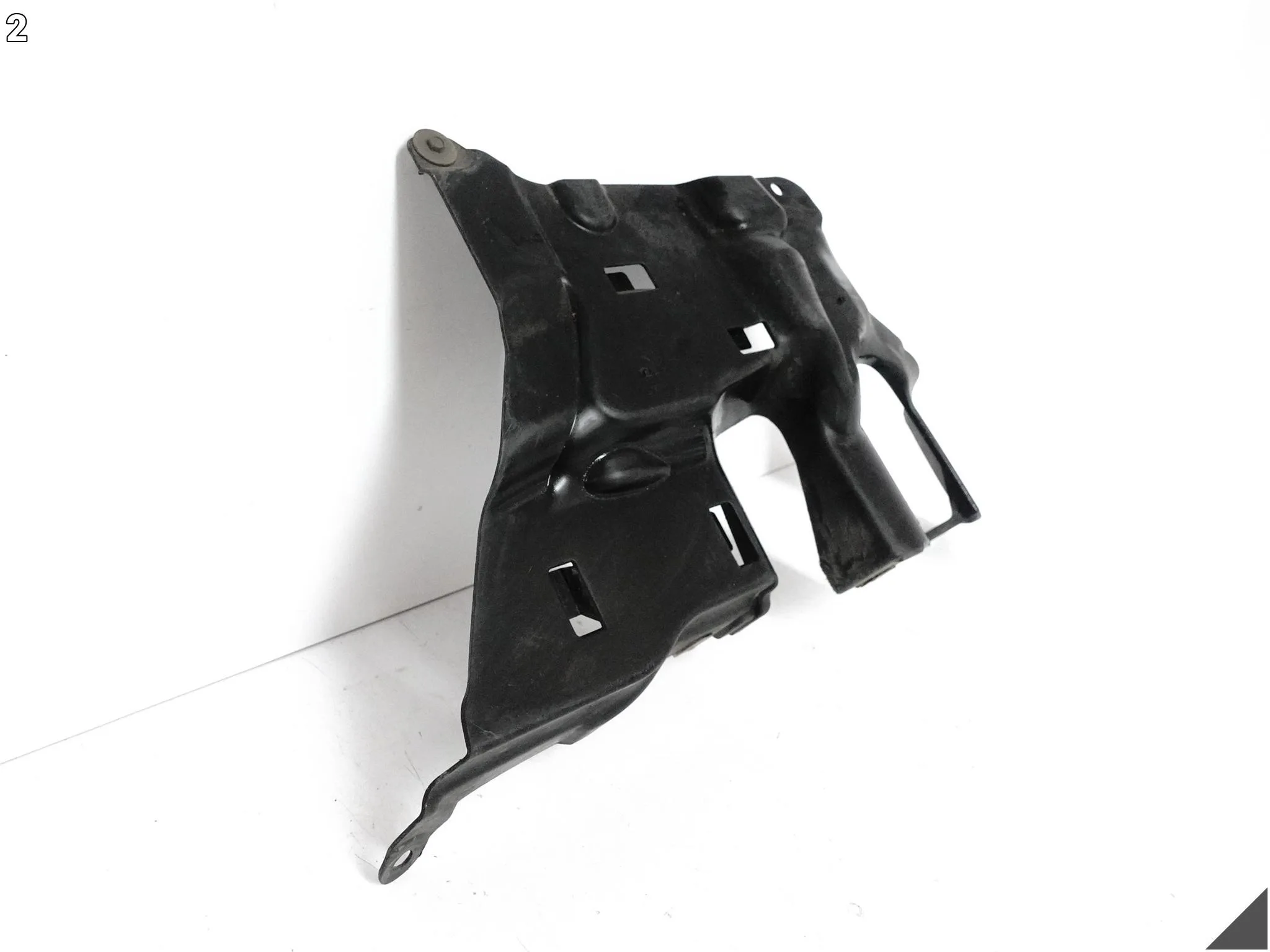 BMW G11 G12 G14 G15 G16 G30 G31 G32 OSŁONA PRAWA PODWOZIA MAGLOWNICY BMW G11 G12 G14 G15 G16 G30 G31 G32 OSŁONA PRAWA PODWOZIA MAGLOWNICY - obrazek 3
