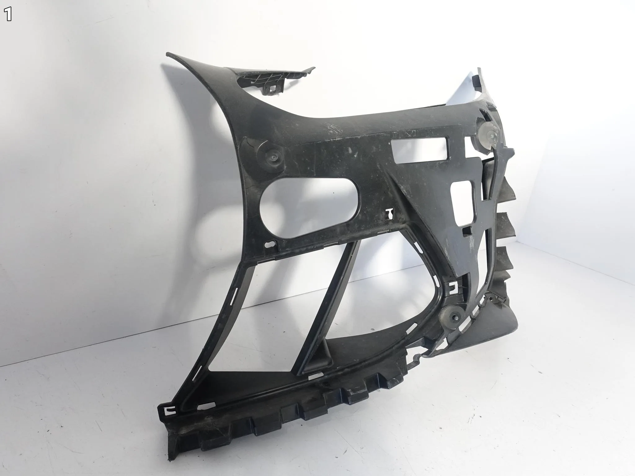 BMW M3 G80 G81 M4 G82 G83 20- ŚLIZG MOCOWANIE UCHWYT W ZDERZAK LEWY PRZÓD BMW M3 G80 G81 M4 G82 G83 20- ŚLIZG MOCOWANIE UCHWYT W ZDERZAK LEWY PRZÓD - obrazek 2