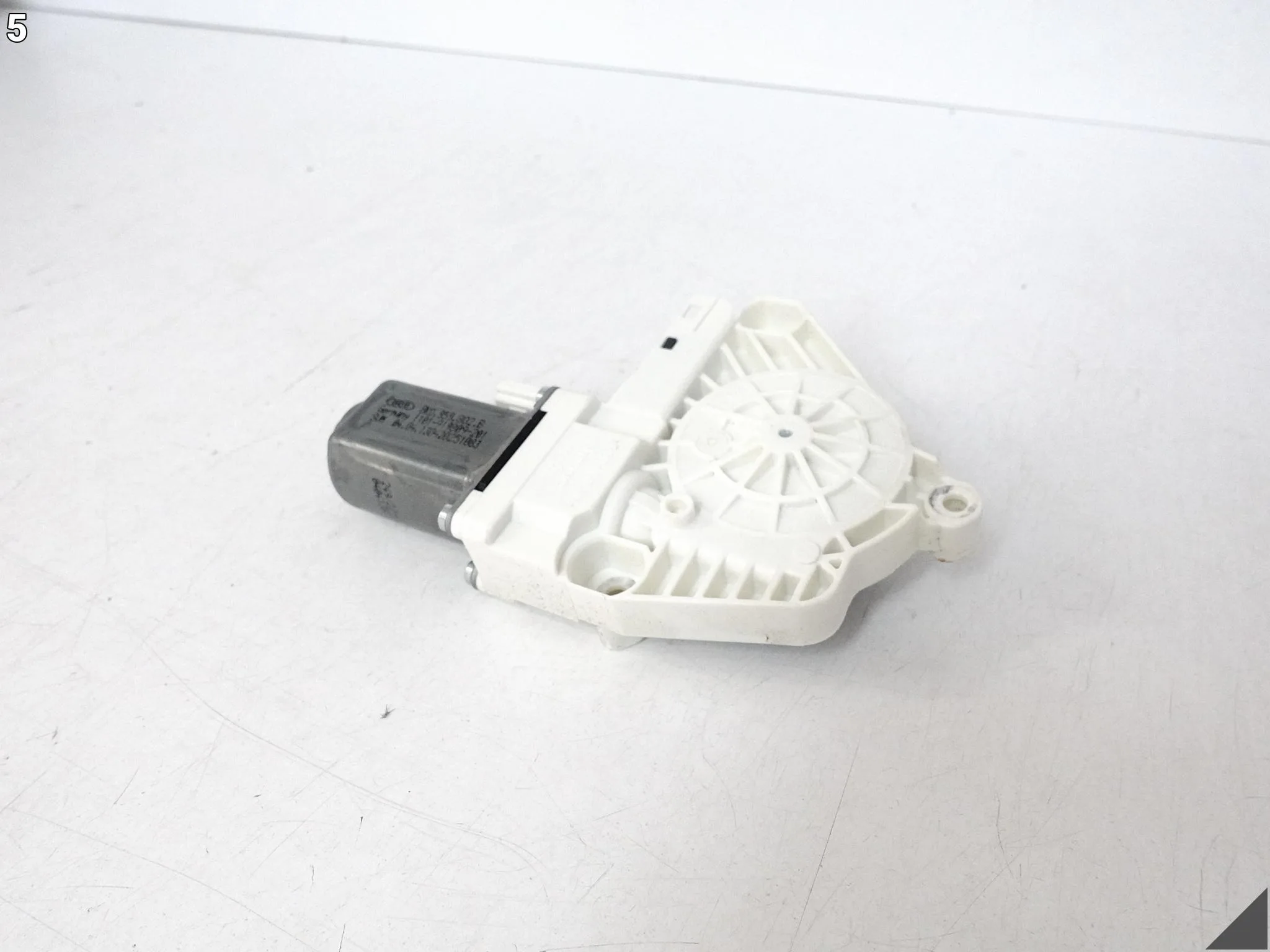 AUDI RS7 S7 A7 4G8 RS6 S6 A6 4G0 S8 4H0 SEAT VW SILNICZEK PODNOSZENIA SZYBY AUDI RS7 S7 A7 4G8 RS6 S6 A6 4G0 S8 4H0 SEAT VW SILNICZEK PODNOSZENIA SZYBY - obrazek 6