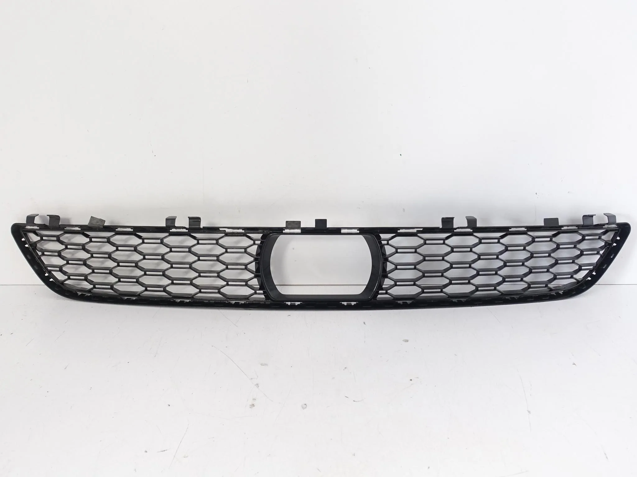 BMW 5 G30 G31 M-PAKIET 17-20 DOLNA KRATKA ATRAPA WLOT W ZDERZAK PRZÓD ORG BMW 5 G30 G31 M-PAKIET 17-20 DOLNA KRATKA ATRAPA WLOT W ZDERZAK PRZÓD ORG