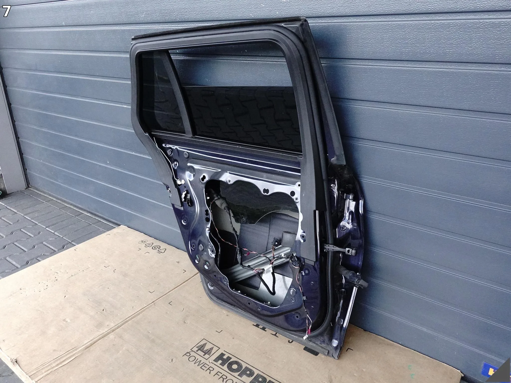 BMW 5 G31 TOURING KOMBI 17-24 DRZWI SZYBA LEWE TYŁ KOLOR A89 IMPERIALBLAU BMW 5 G31 TOURING KOMBI 17-24 DRZWI SZYBA LEWE TYŁ KOLOR A89 IMPERIALBLAU - obrazek 8