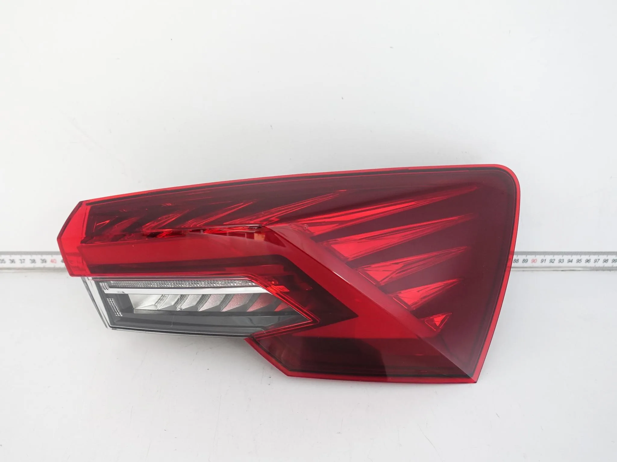 SKODA OCTAVIA IV 4 5E3 KOMBI LIFT 24- LAMPA LED PRAWA W BŁOTNIK TYŁ EUROPA SKODA OCTAVIA IV 4 5E3 KOMBI LIFT 24- LAMPA LED PRAWA W BŁOTNIK TYŁ EUROPA