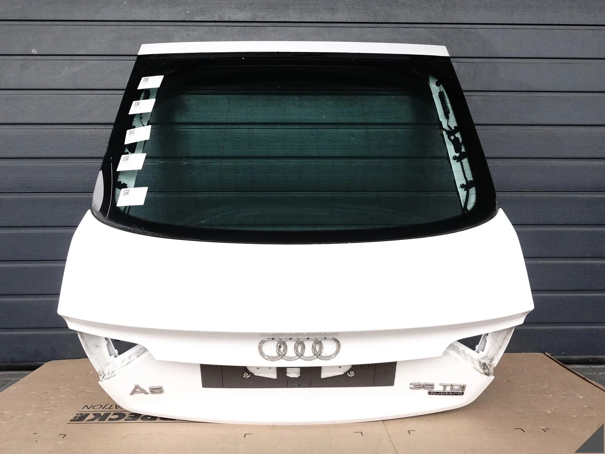 AUDI A5 S5 8T8 SPORTBACK LIFT 09-16 KLAPA POKRYWA BAGAŻNIKA SZYBA KOLOR Y9C AUDI A5 S5 8T8 SPORTBACK LIFT 09-16 KLAPA POKRYWA BAGAŻNIKA SZYBA KOLOR Y9C