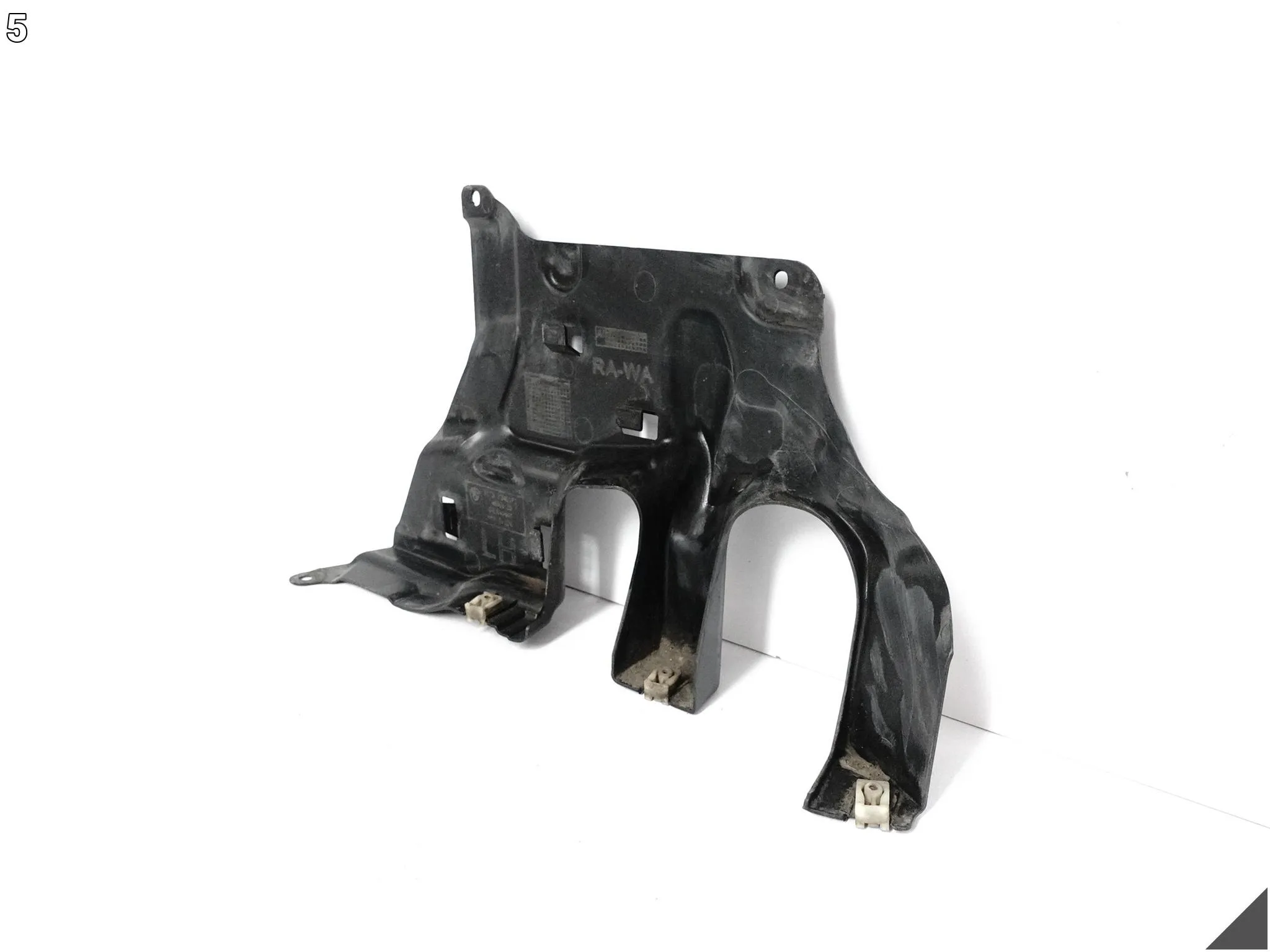 BMW G11 G12 G14 G15 G16 G30 G31 G32 OSŁONA LEWA PODWOZIA MAGLOWNICY BMW G11 G12 G14 G15 G16 G30 G31 G32 OSŁONA LEWA PODWOZIA MAGLOWNICY - obrazek 6