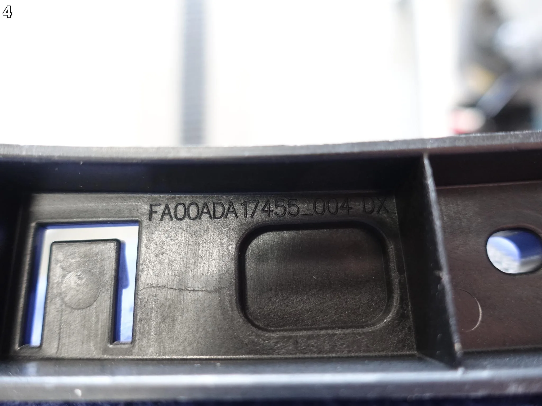 MASERATI GHIBLI M157 13- ŚLIZG MOCOWANIE W ZDERZAK TYŁ PRAWY 670101076 MASERATI GHIBLI M157 13- ŚLIZG MOCOWANIE W ZDERZAK TYŁ PRAWY 670101076 - obrazek 5