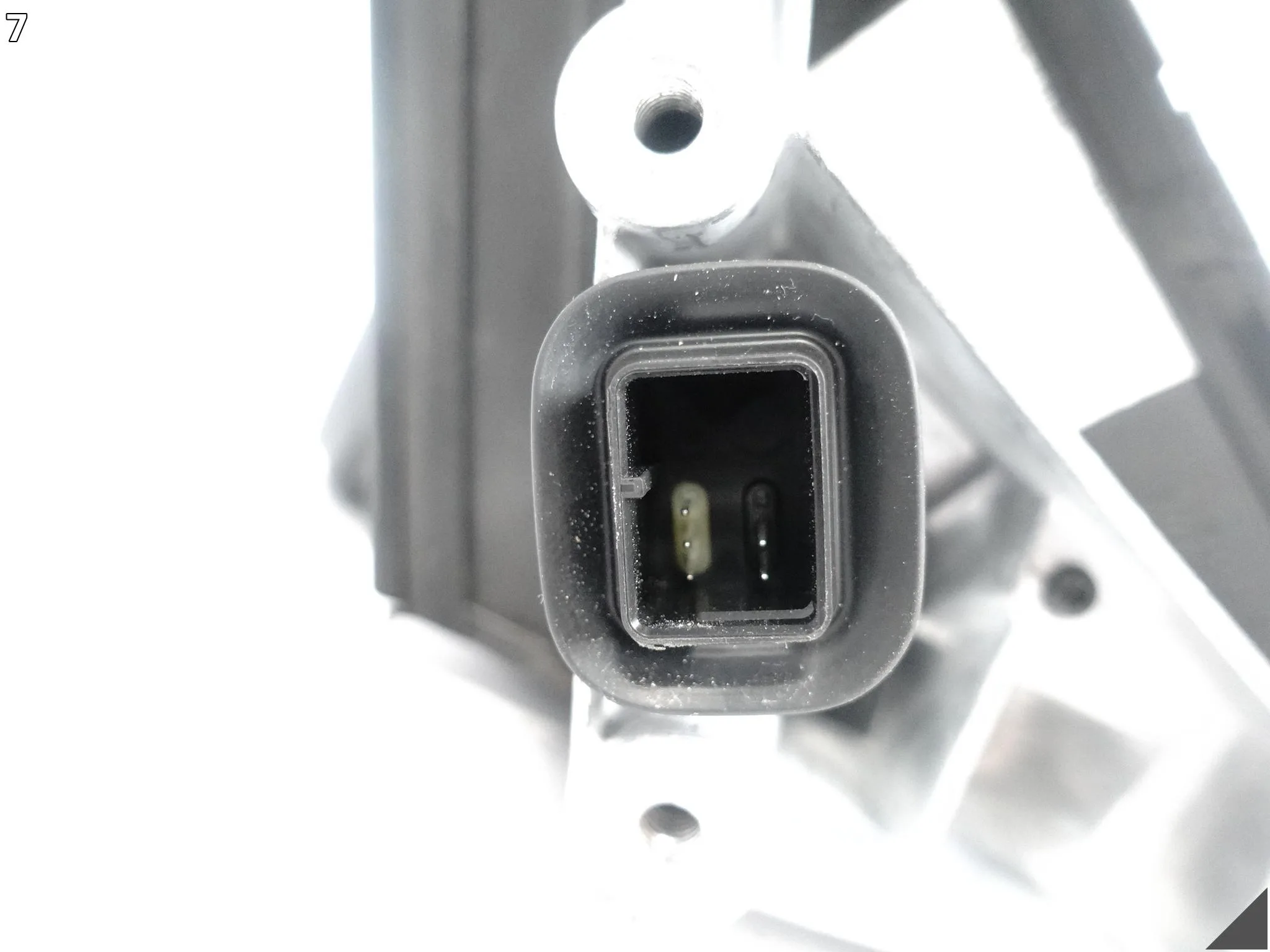 BMW 5 G30 G31 17-24 LUSTERKO OBUDOWA LEWE 5 PIN KOLOR A89 IMPERIALBLAU BMW 5 G30 G31 17-24 LUSTERKO OBUDOWA LEWE 5 PIN KOLOR A89 IMPERIALBLAU - obrazek 8