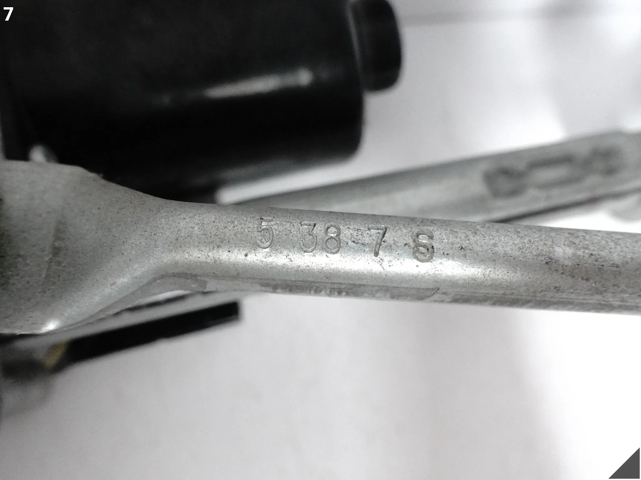 BMW 5 V M5 G30 G31 F90 MECHANIZM SILNICZEK WYCIERACZEK PRZÓD EUROPA BMW 5 V M5 G30 G31 F90 MECHANIZM SILNICZEK WYCIERACZEK PRZÓD EUROPA - obrazek 8