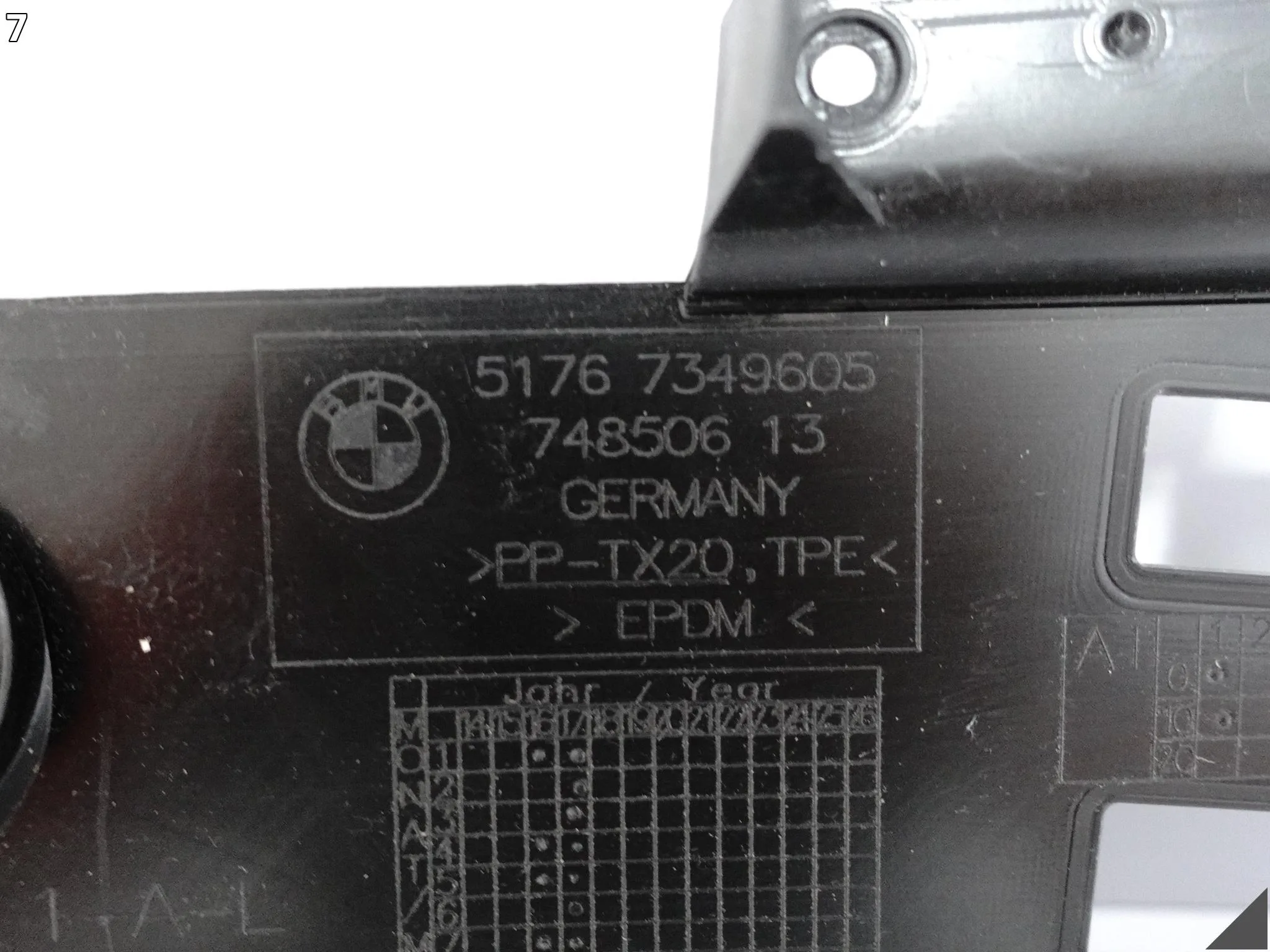 BMW 5 M5 G30 G31 F90 LISTWA OSŁONA NAKŁADKA ZAŚLEPKA NA BŁOTNIK PRZÓD LEWY BMW 5 M5 G30 G31 F90 LISTWA OSŁONA NAKŁADKA ZAŚLEPKA NA BŁOTNIK PRZÓD LEWY - obrazek 8