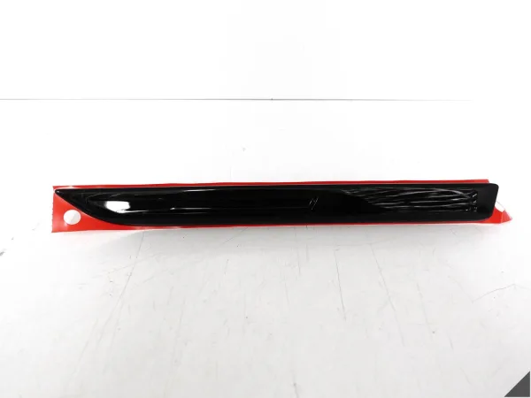 RENAULT MEGANE IV 4 GT RS 16-20 LISTWA LISTEWKA BŁOTNIKA PRZÓD LEWY RENAULT MEGANE IV 4 GT RS 16-20 LISTWA LISTEWKA BŁOTNIKA PRZÓD LEWY