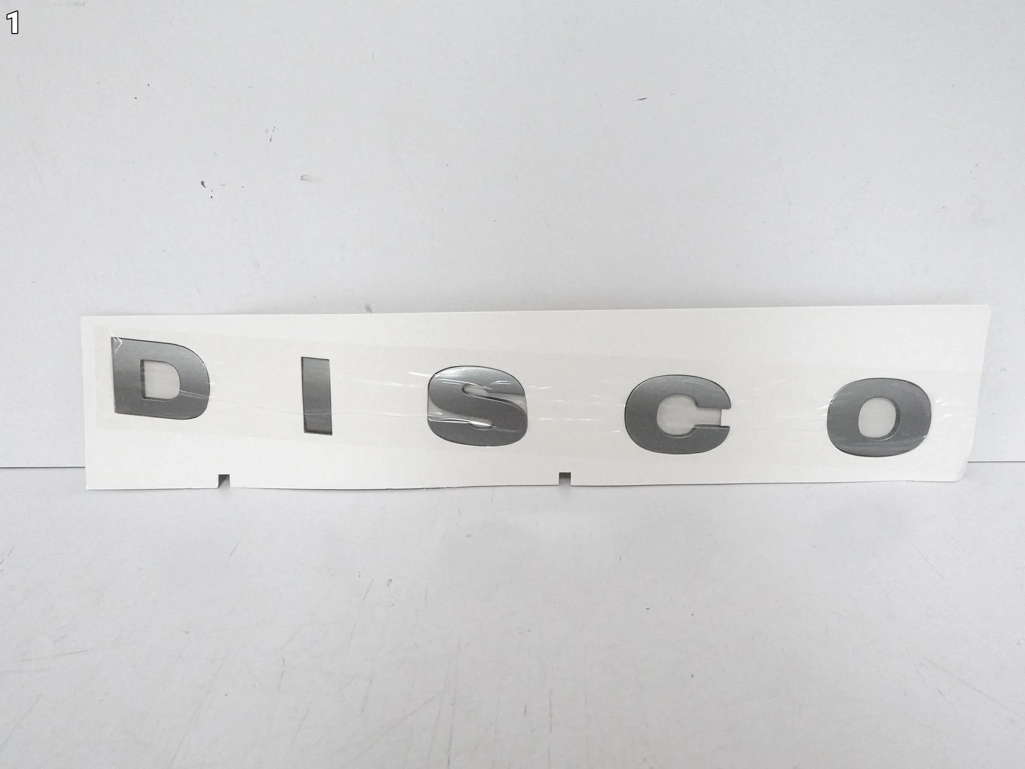 LAND ROVER DISCOVERY IV 4 L319 09-16 ZNACZEK EMBLEMAT MASKA NOWY ORYGINALNY LAND ROVER DISCOVERY IV 4 L319 09-16 ZNACZEK EMBLEMAT MASKA NOWY ORYGINALNY - obrazek 2
