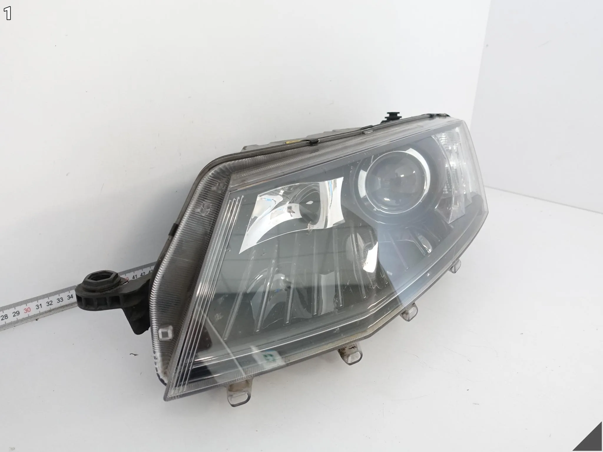 SKODA OCTAVIA III 5E1 12-16 LAMPA HEADLIGHT XENON + LED LEWA PRZÓD EUROPA SKODA OCTAVIA III 5E1 12-16 LAMPA HEADLIGHT XENON + LED LEWA PRZÓD EUROPA - obrazek 2