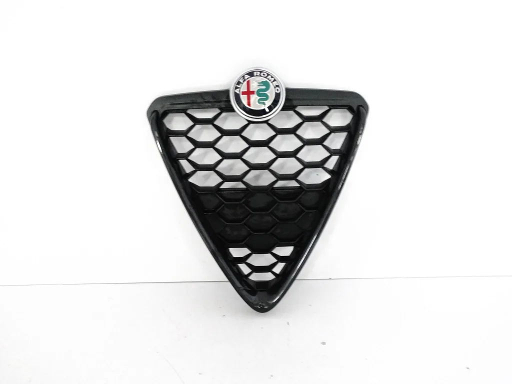 ALFA ROMEO GIULIETTA LIFT 16-20 GRILL ATRAPA KRATKA W ZDERZAK PRZÓD ALFA ROMEO GIULIETTA LIFT 16-20 GRILL ATRAPA KRATKA W ZDERZAK PRZÓD