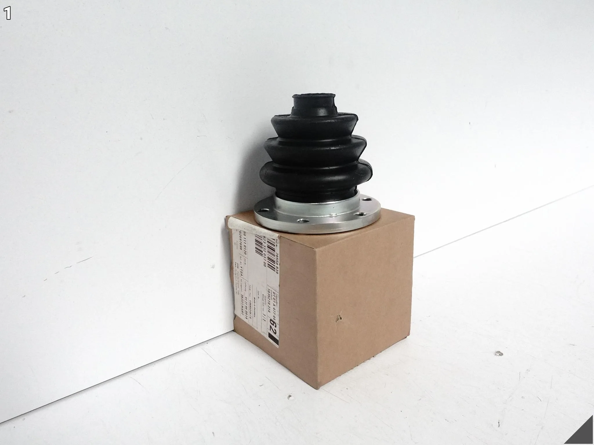 PORSCHE 911 930 74-89 OSŁONA PRZEGUBU WEWNĘTRZNEGO Z FLANSZĄ TYŁ L = R PORSCHE 911 930 74-89 OSŁONA PRZEGUBU WEWNĘTRZNEGO Z FLANSZĄ TYŁ L = R - obrazek 2