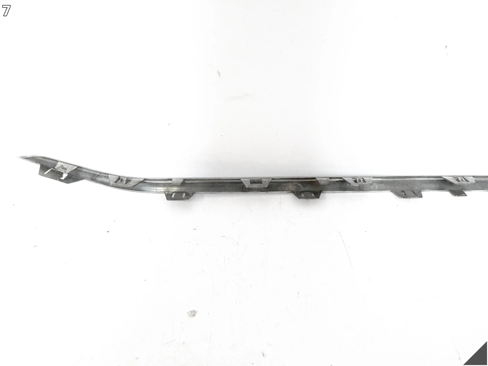 MERCEDES B-KLASA W246 LIFT MOPF 14-18 LISTWA CHROM DYFUZORA ZDERZAKA TYŁ MERCEDES B-KLASA W246 LIFT MOPF 14-18 LISTWA CHROM DYFUZORA ZDERZAKA TYŁ - obrazek 8