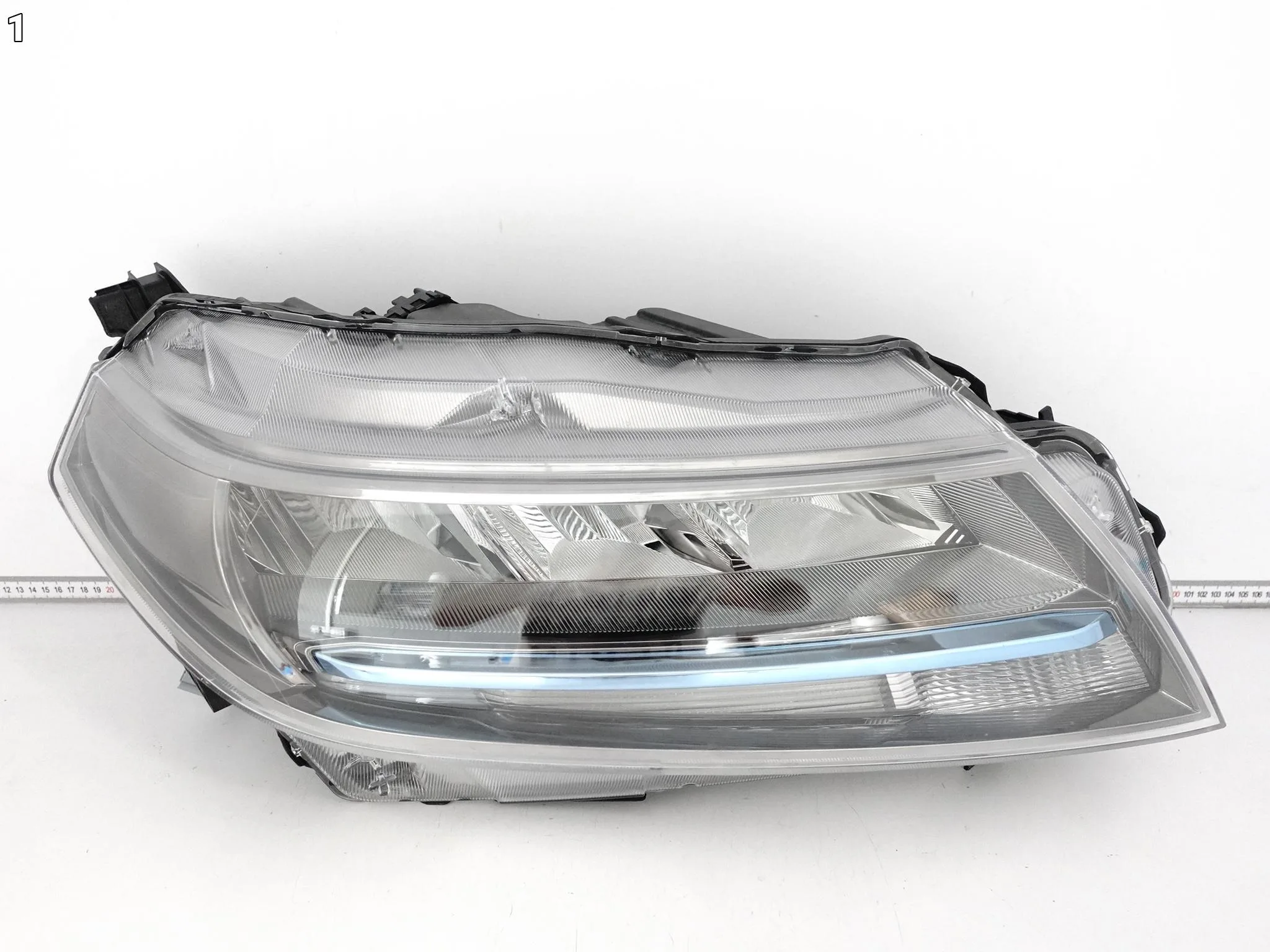 SUZUKI VITARA LY III IV LIFT HYBRID 18- FULL LED LAMPA PRAWA PRZÓD EUROPA SUZUKI VITARA LY III IV LIFT HYBRID 18- FULL LED LAMPA PRAWA PRZÓD EUROPA - obrazek 2
