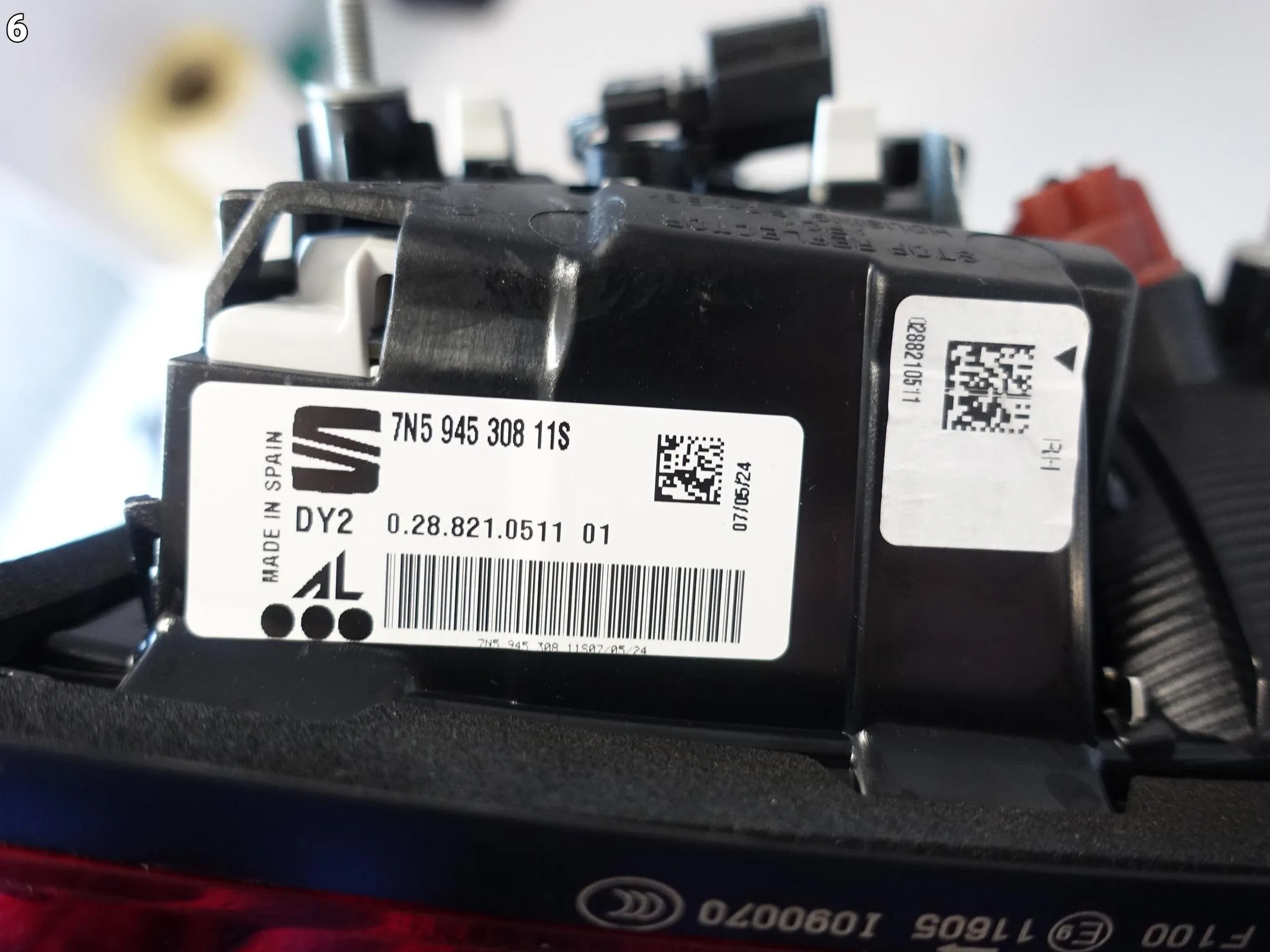 SEAT ALHAMBRA II 2 7N5 LIFT 15-20 LAMPA LED PRAWA W KLAPĘ TYŁ EUROPA SEAT ALHAMBRA II 2 7N5 LIFT 15-20 LAMPA LED PRAWA W KLAPĘ TYŁ EUROPA - obrazek 7