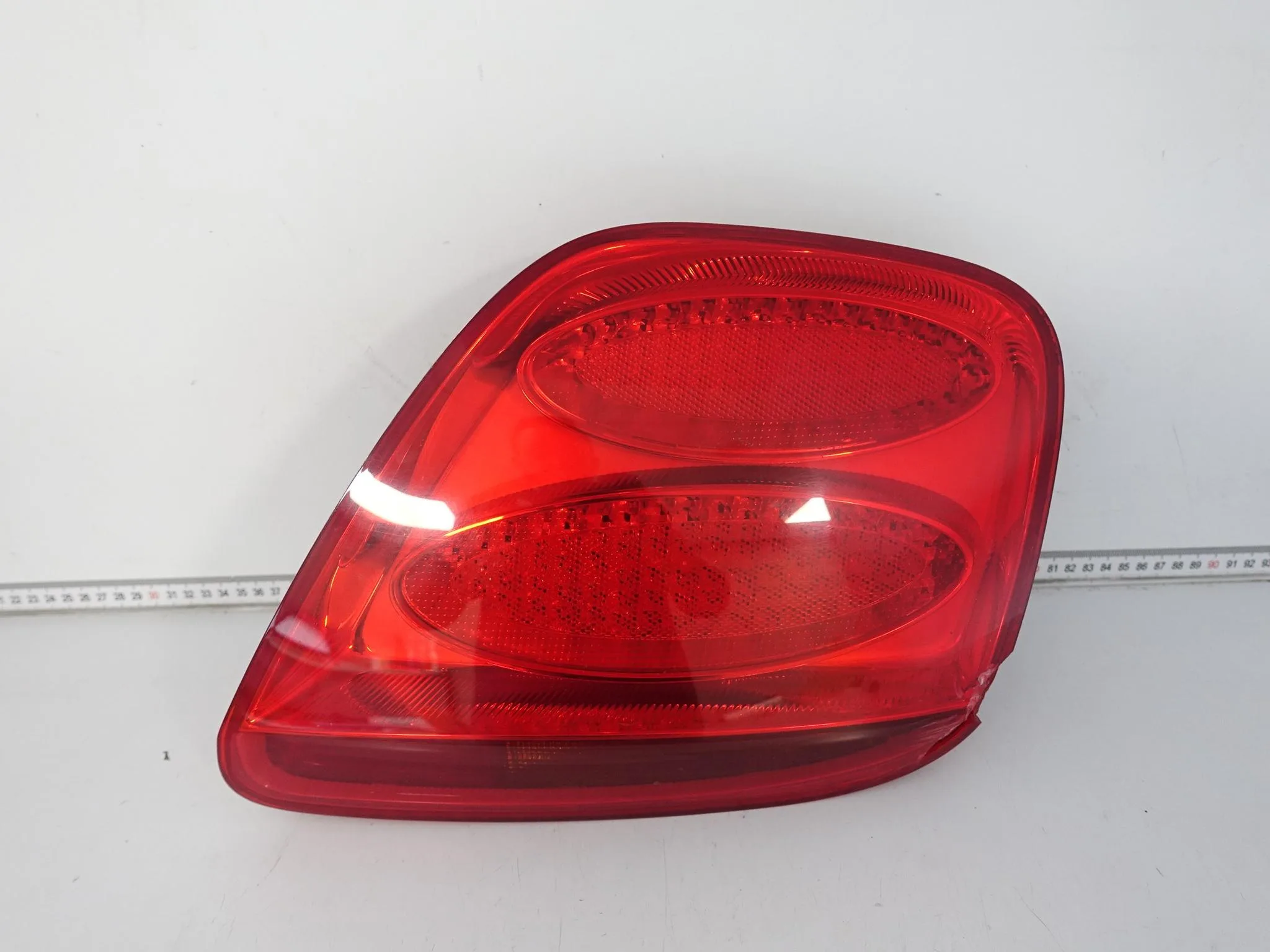 BENTLEY CONTINENTAL 3W8 GT GTC 03-11 LAMPA LED PRAWA TYŁ EUROPA *USZKODZONA BENTLEY CONTINENTAL 3W8 GT GTC 03-11 LAMPA LED PRAWA TYŁ EUROPA *USZKODZONA