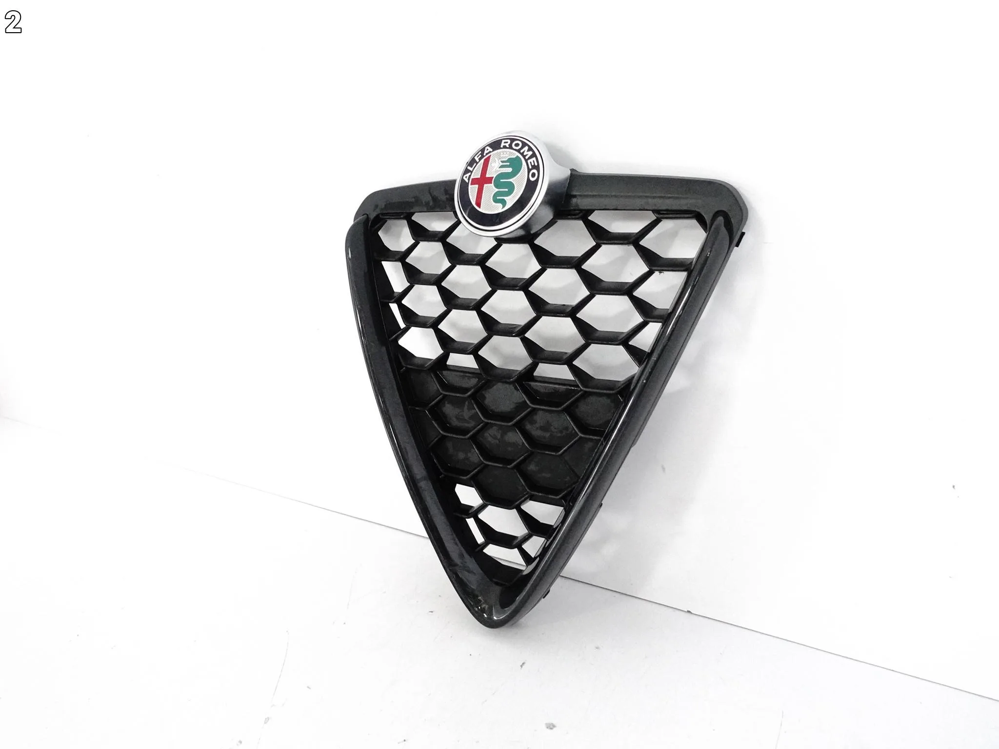 ALFA ROMEO GIULIETTA LIFT 16-20 GRILL ATRAPA KRATKA W ZDERZAK PRZÓD ALFA ROMEO GIULIETTA LIFT 16-20 GRILL ATRAPA KRATKA W ZDERZAK PRZÓD - obrazek 3