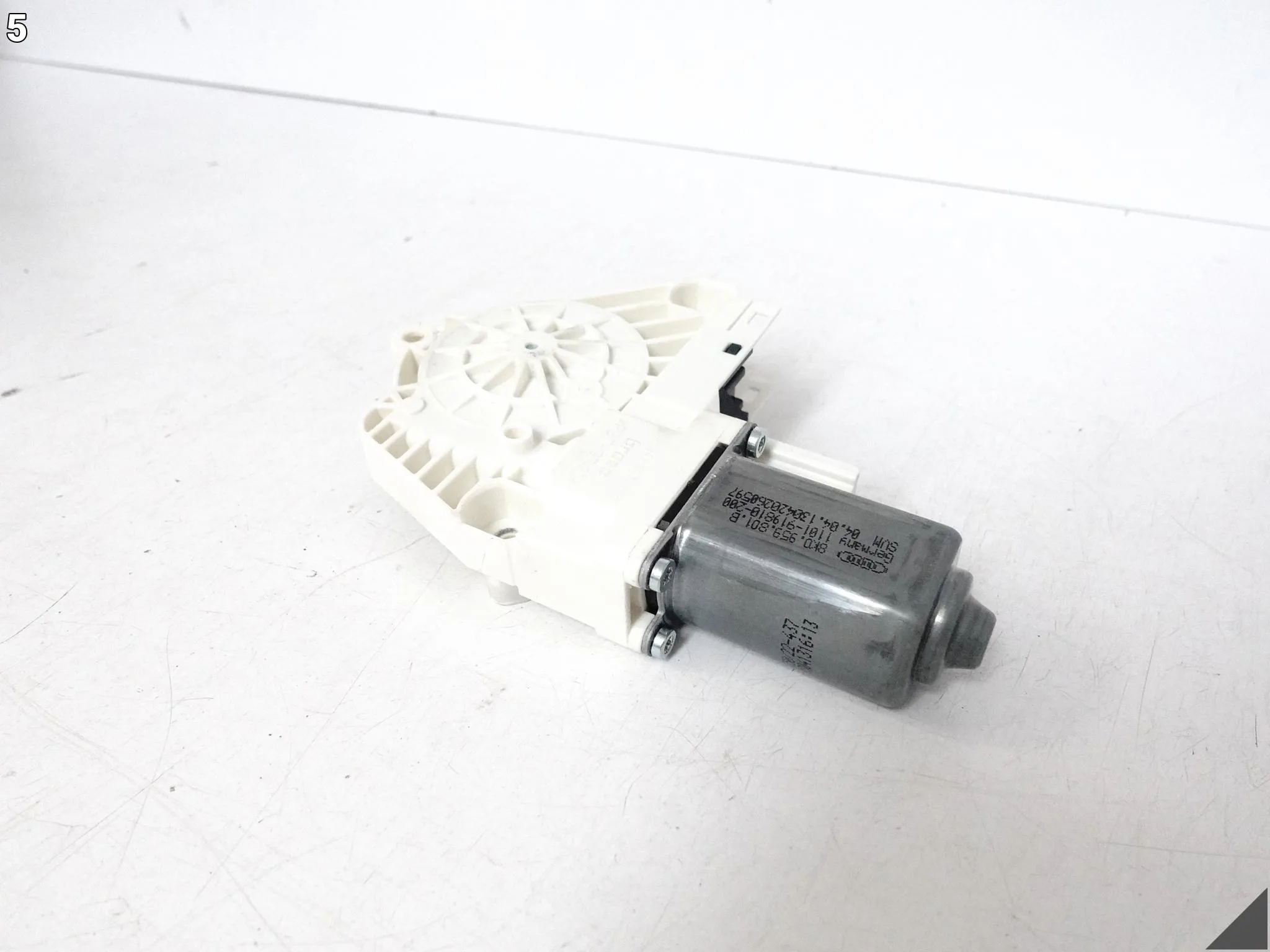AUDI RS7 S7 A7 4G8 RS6 S6 A6 4G0 S8 4H0 SEAT VW SILNICZEK PODNOSZENIA SZYBY AUDI RS7 S7 A7 4G8 RS6 S6 A6 4G0 S8 4H0 SEAT VW SILNICZEK PODNOSZENIA SZYBY - obrazek 6
