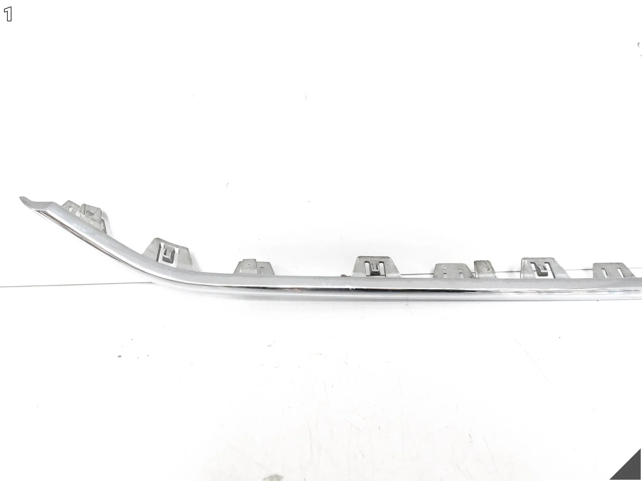 MERCEDES B-KLASA W246 LIFT MOPF 14-18 LISTWA CHROM DYFUZORA ZDERZAKA TYŁ MERCEDES B-KLASA W246 LIFT MOPF 14-18 LISTWA CHROM DYFUZORA ZDERZAKA TYŁ - obrazek 2