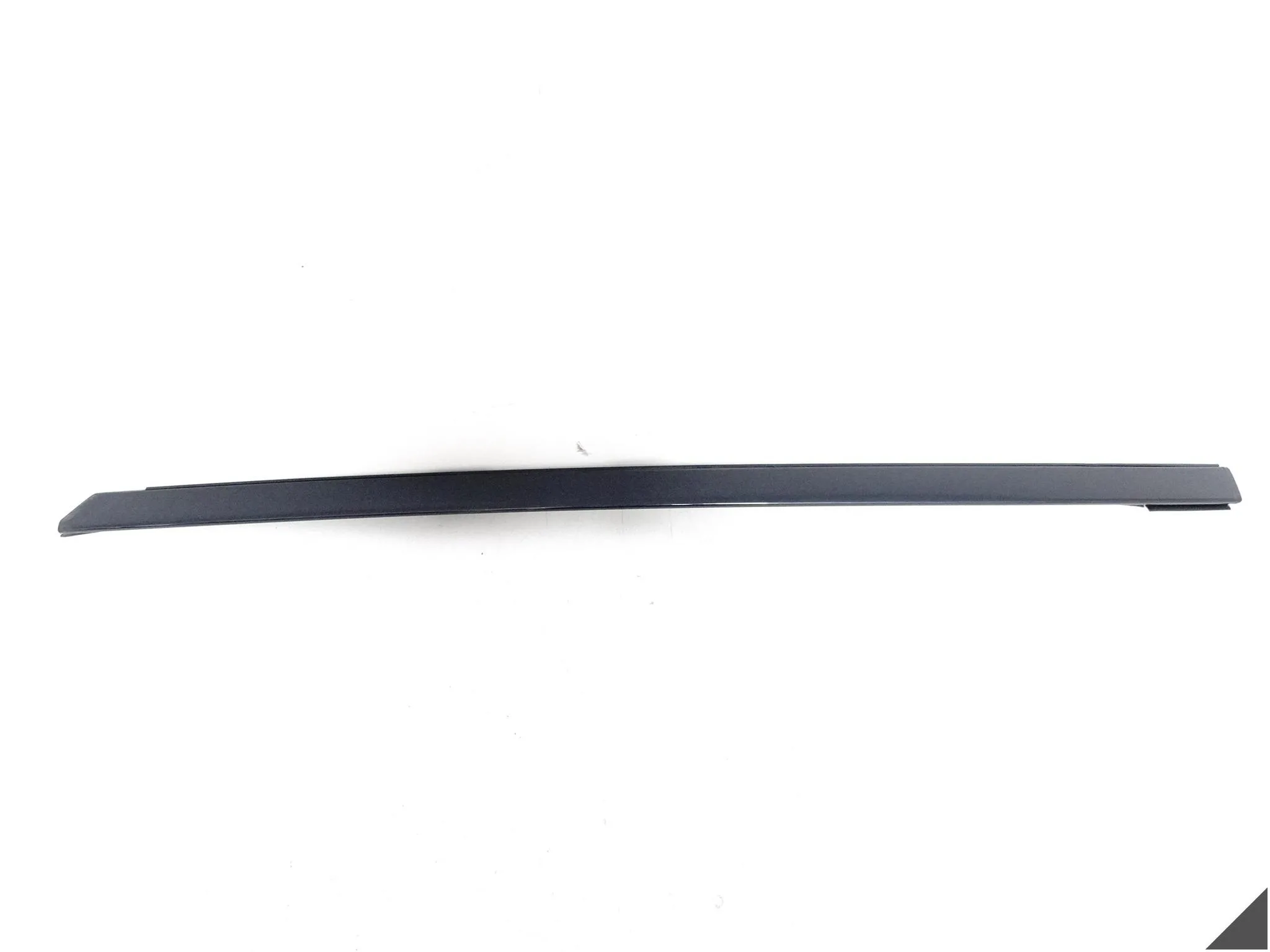 BMW 5 G30 G31 17-23 DACH LISTWA ZGARNIAJĄCA SZYBY CZOŁOWEJ PRZEDNIEJ PRAWA BMW 5 G30 G31 17-23 DACH LISTWA ZGARNIAJĄCA SZYBY CZOŁOWEJ PRZEDNIEJ PRAWA