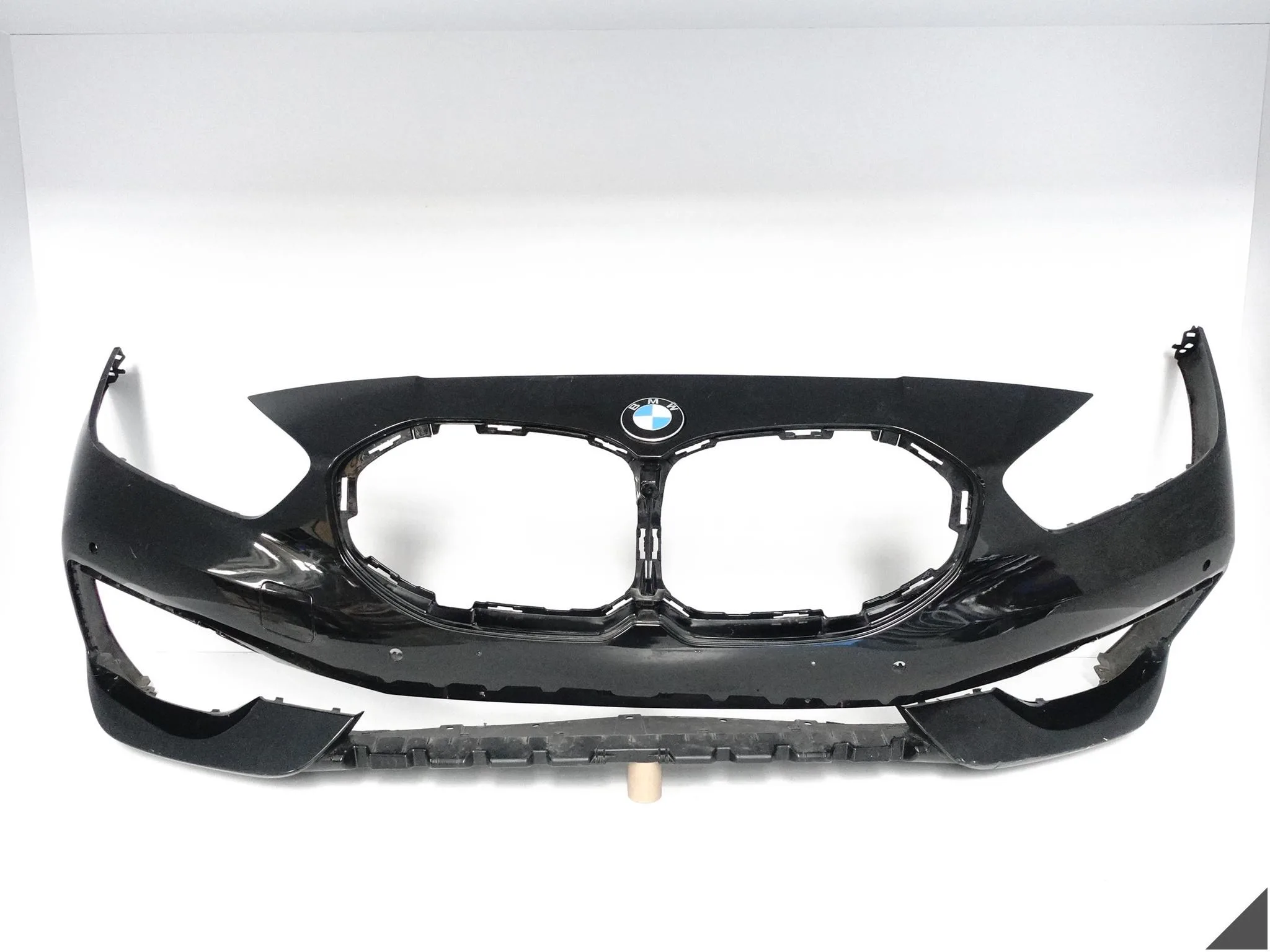 BMW 1 F40 19-24 ZWYKŁY ZDERZAK BUMPER + ZAŚLEPKA PRZÓD (6xPDC) BMW 1 F40 19-24 ZWYKŁY ZDERZAK BUMPER + ZAŚLEPKA PRZÓD (6xPDC)