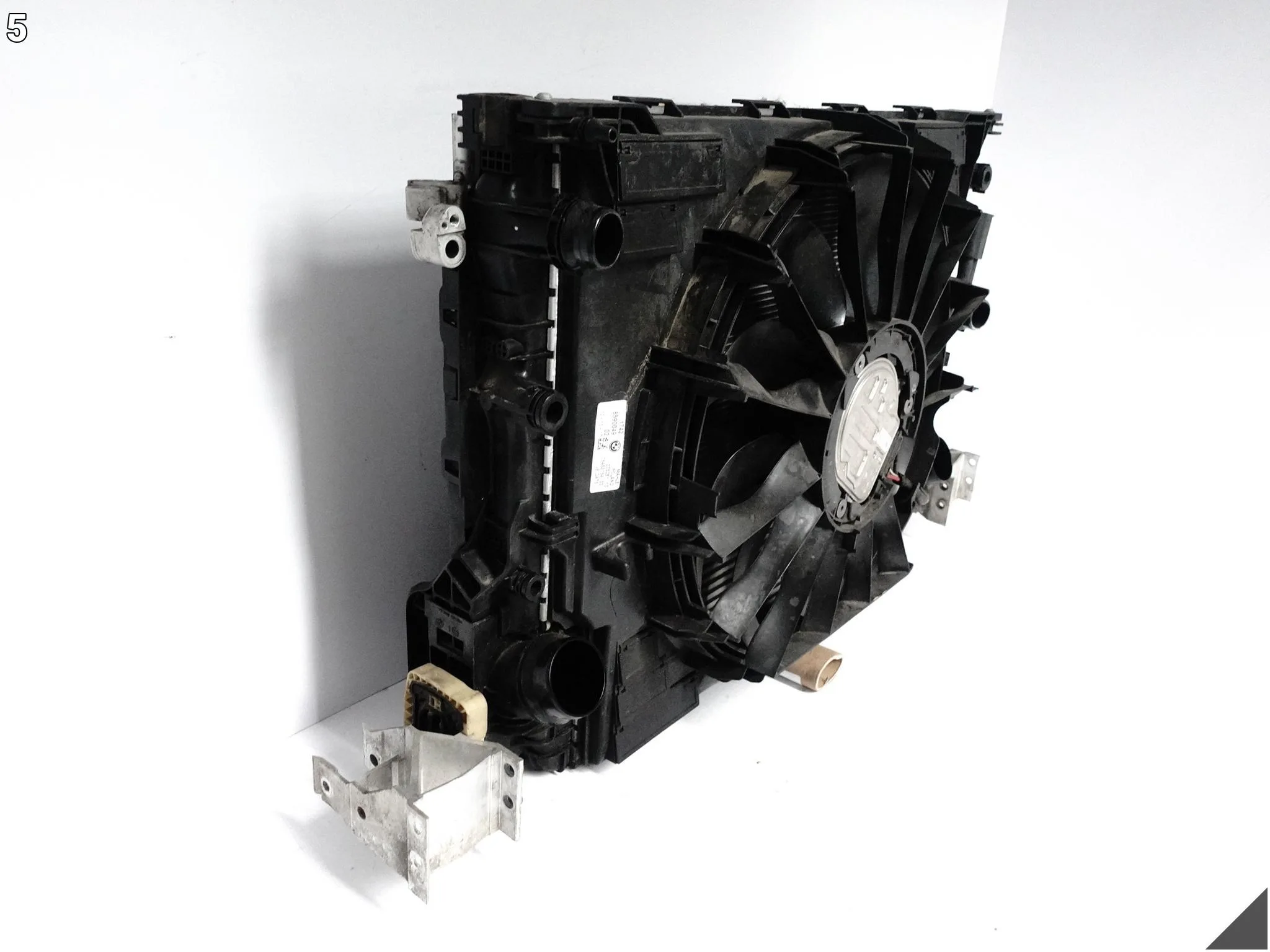 BMW 5 G30 G31 17-20 KOMPLET CHŁODNIC KLIMA WODA INTERCOOLER WENTYLATOR 2.0D BMW 5 G30 G31 17-20 KOMPLET CHŁODNIC KLIMA WODA INTERCOOLER WENTYLATOR 2.0D - obrazek 6