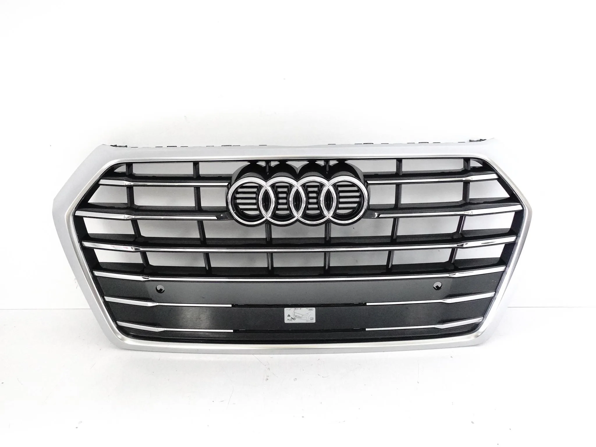AUDI Q5 80A II FY S-LINE 17-21 GRILL ATRAPA W ZDERZAK PRZÓD CHROM (PDC) AUDI Q5 80A II FY S-LINE 17-21 GRILL ATRAPA W ZDERZAK PRZÓD CHROM (PDC)