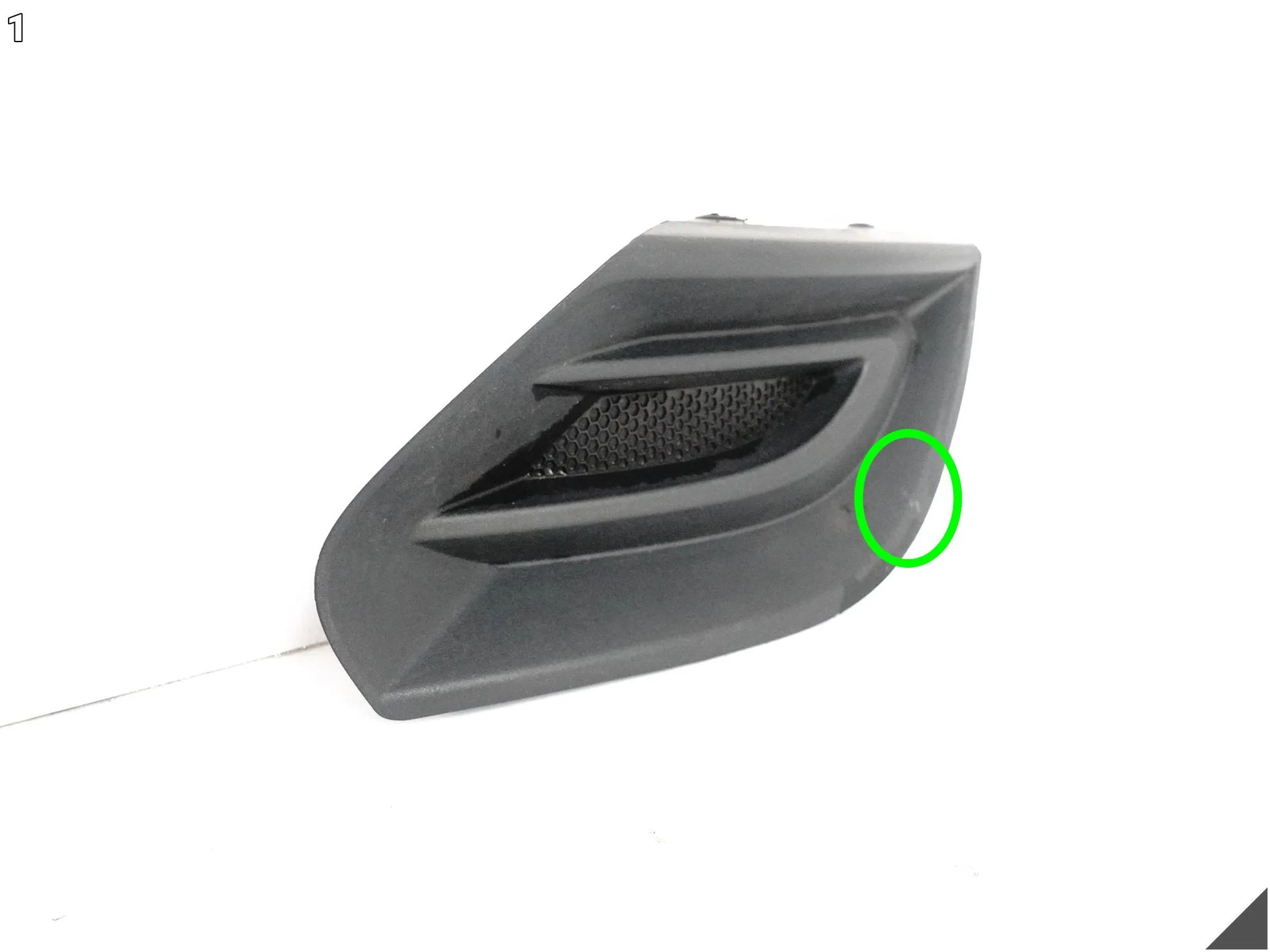 OPEL CORSA E V 14-19 KRATKA ATRAPA ZAŚLEPKA W ZDERZAK PRZÓD PRAWA OPEL CORSA E V 14-19 KRATKA ATRAPA ZAŚLEPKA W ZDERZAK PRZÓD PRAWA - obrazek 2