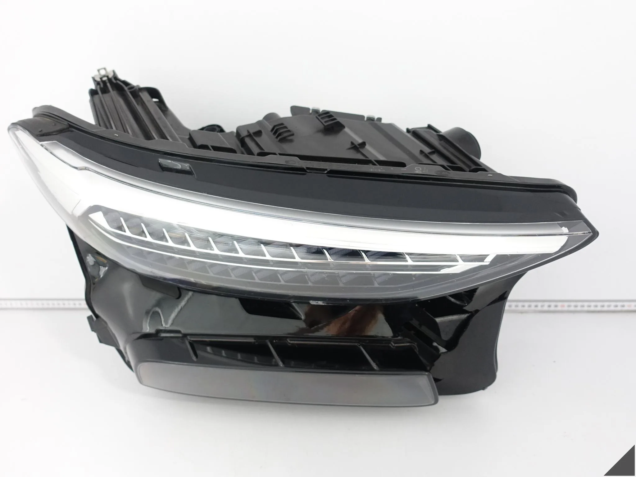 AUDI Q6 E-TRON 85H 23- LAMPA MATRIX FULL LED PRAWA PRZÓD EUROPA 85H941040R AUDI Q6 E-TRON 85H 23- LAMPA MATRIX FULL LED PRAWA PRZÓD EUROPA 85H941040R