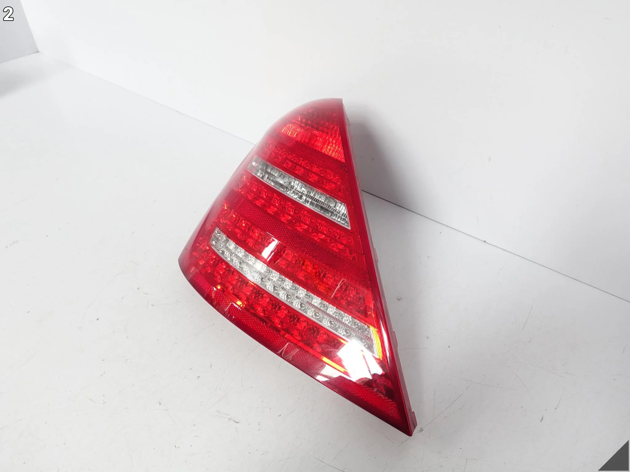 MERCEDES S-KLASA W221 MOPF LIFT 09-13 LAMPA LED W BŁOTNIK LEWA TYŁ EUROPA MERCEDES S-KLASA W221 MOPF LIFT 09-13 LAMPA LED W BŁOTNIK LEWA TYŁ EUROPA - obrazek 3