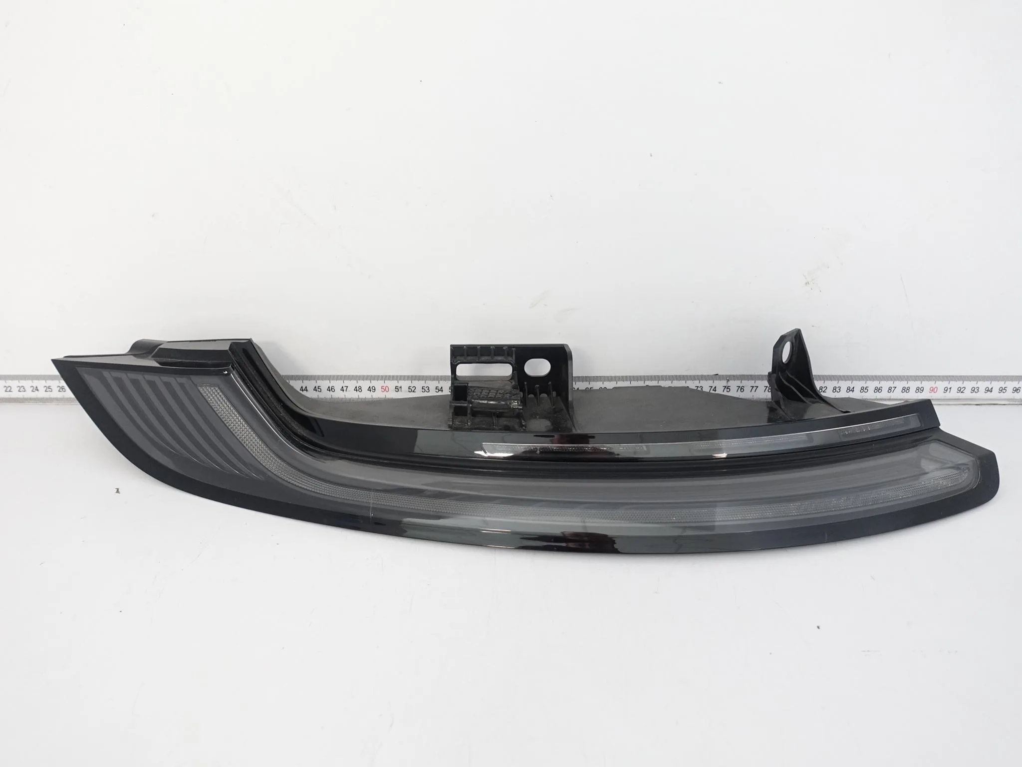 PORSCHE 911 992 19- LAMPA LED W BŁOTNIK LEWA TYŁ EUROPA BASE 992945091E PORSCHE 911 992 19- LAMPA LED W BŁOTNIK LEWA TYŁ EUROPA BASE 992945091E